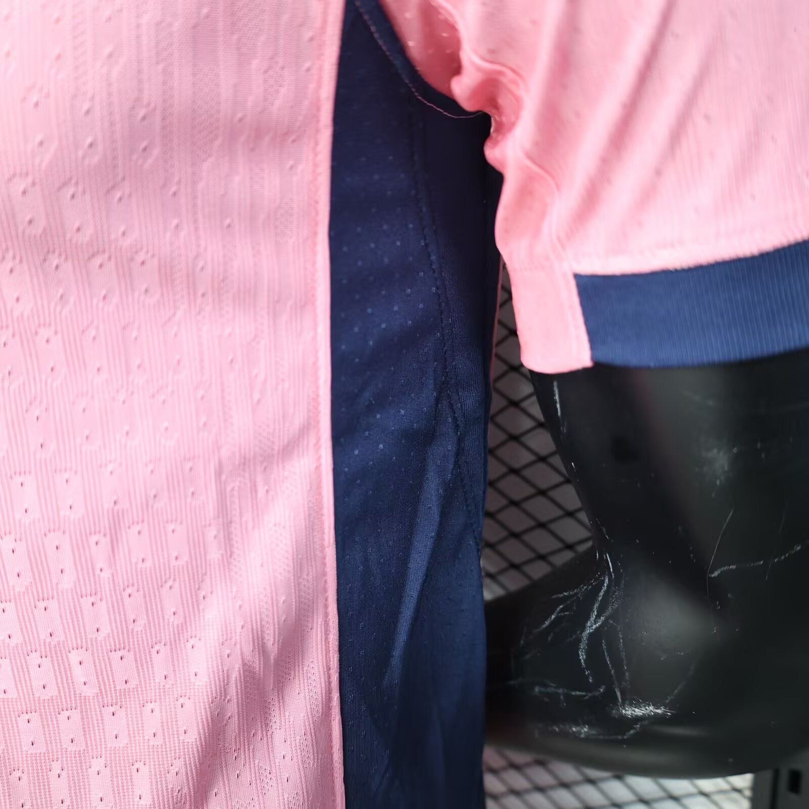 2025/2026 Player Version Barcelona Special Edition Pink Football Shirt 1:1 Thai Quality