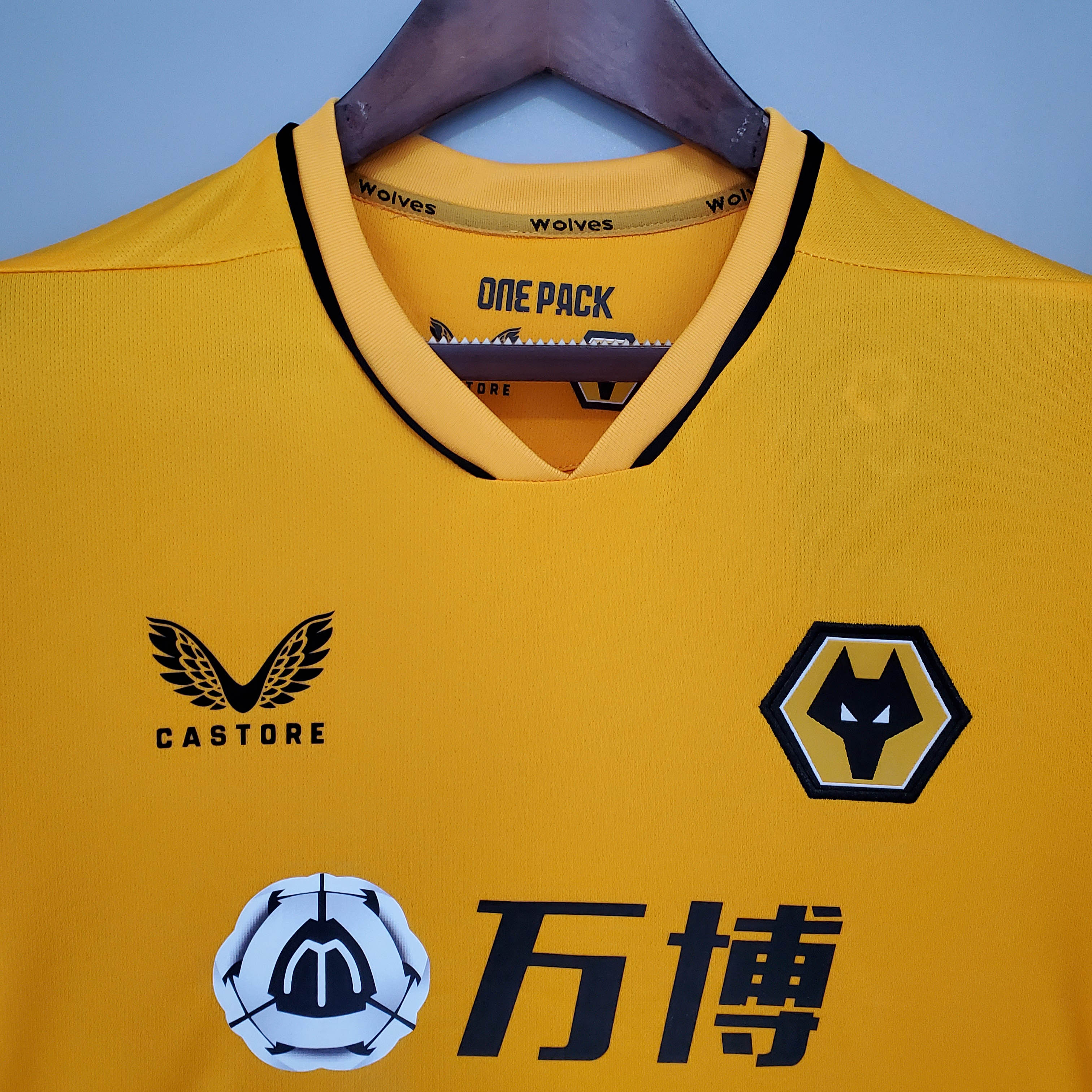 2021/22 Wolves home jersey 1:1 Thai quality - Fans Edition