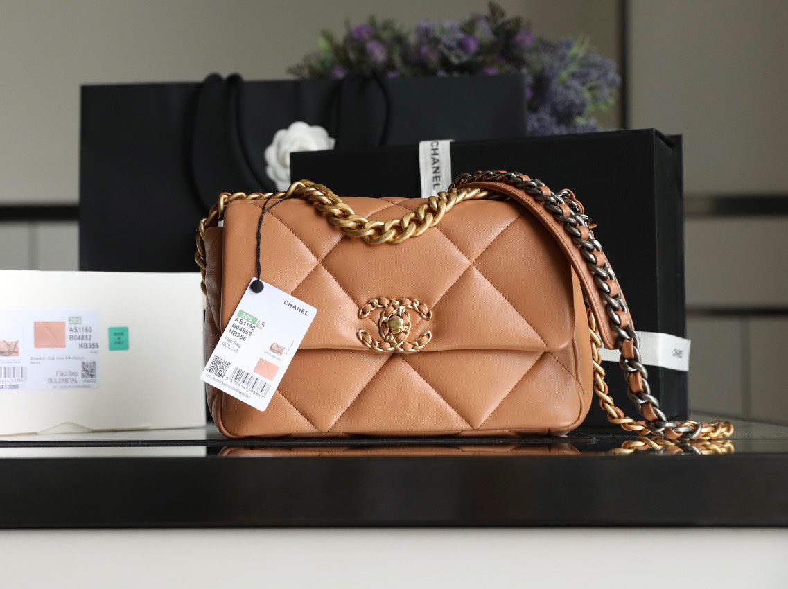 [15A] Chanel 19 Flap Bag