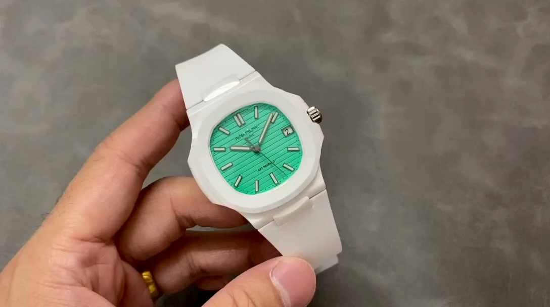【Super Clone】Patek Philippe Nautilus Green Dial 5711 40MM Watch