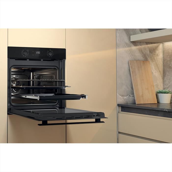 WHIRLPOOL - Forno multifunzione OMR58HU1B Classe A+ 71lt