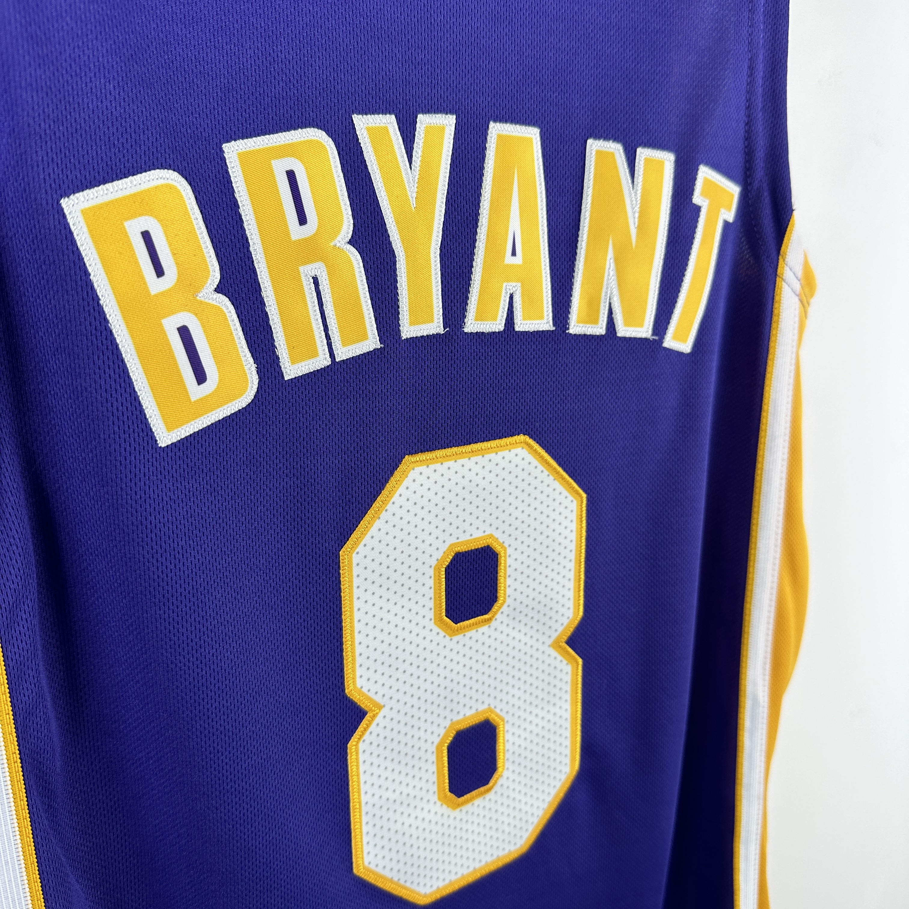 Embroidered MN Retro Jersey Lakers 00/01 Season V-neck Purple No. 8 Kobe