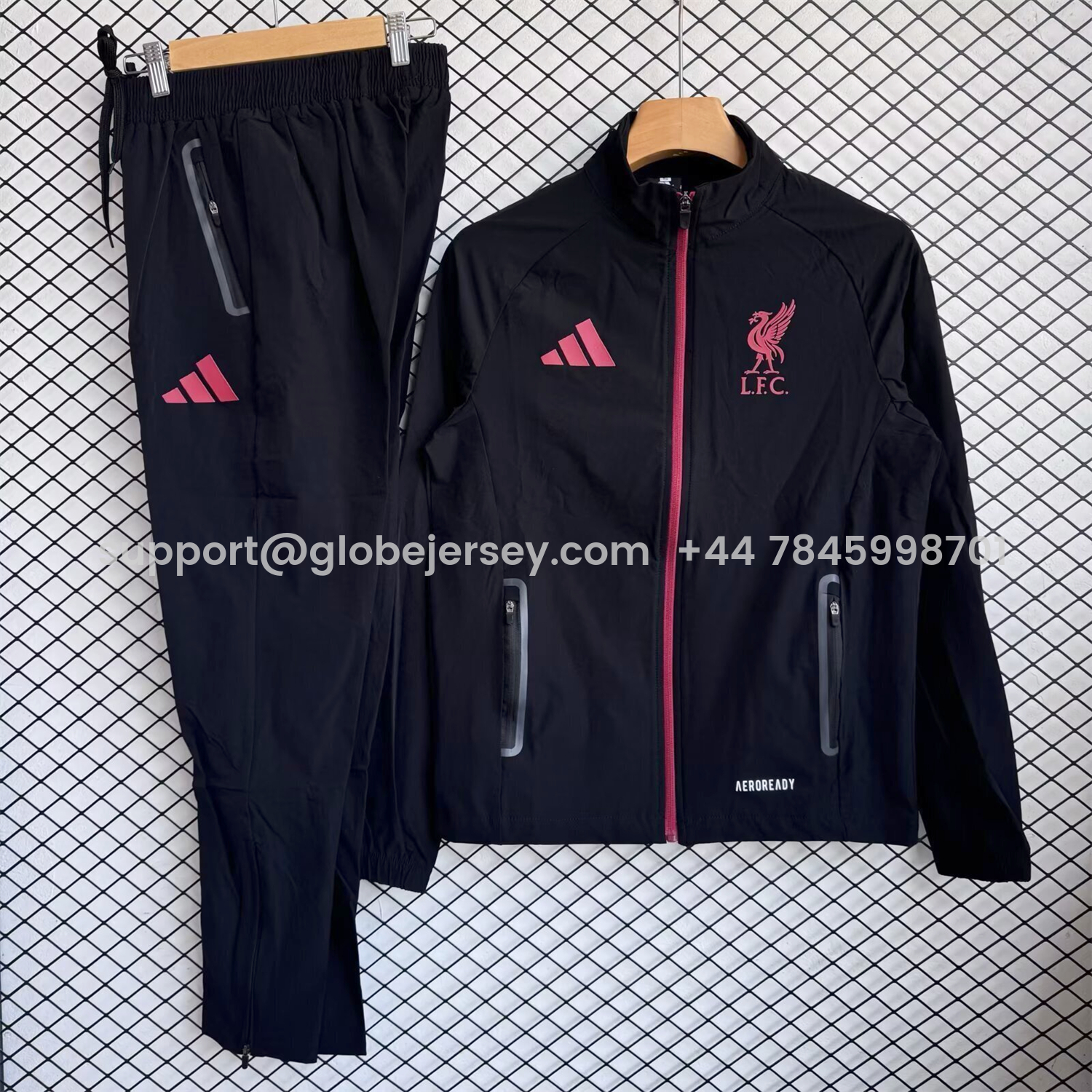 Liver.pool 25-26 Red Logo Windbreaker Training Set - Black Top and Pants