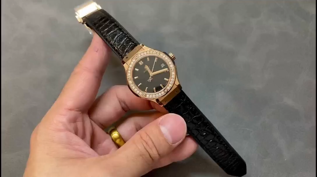 【Super Clone】Hublot Classic Fusion 581.OX.1480.RX.1704 33mm Ladies Replica Watch
