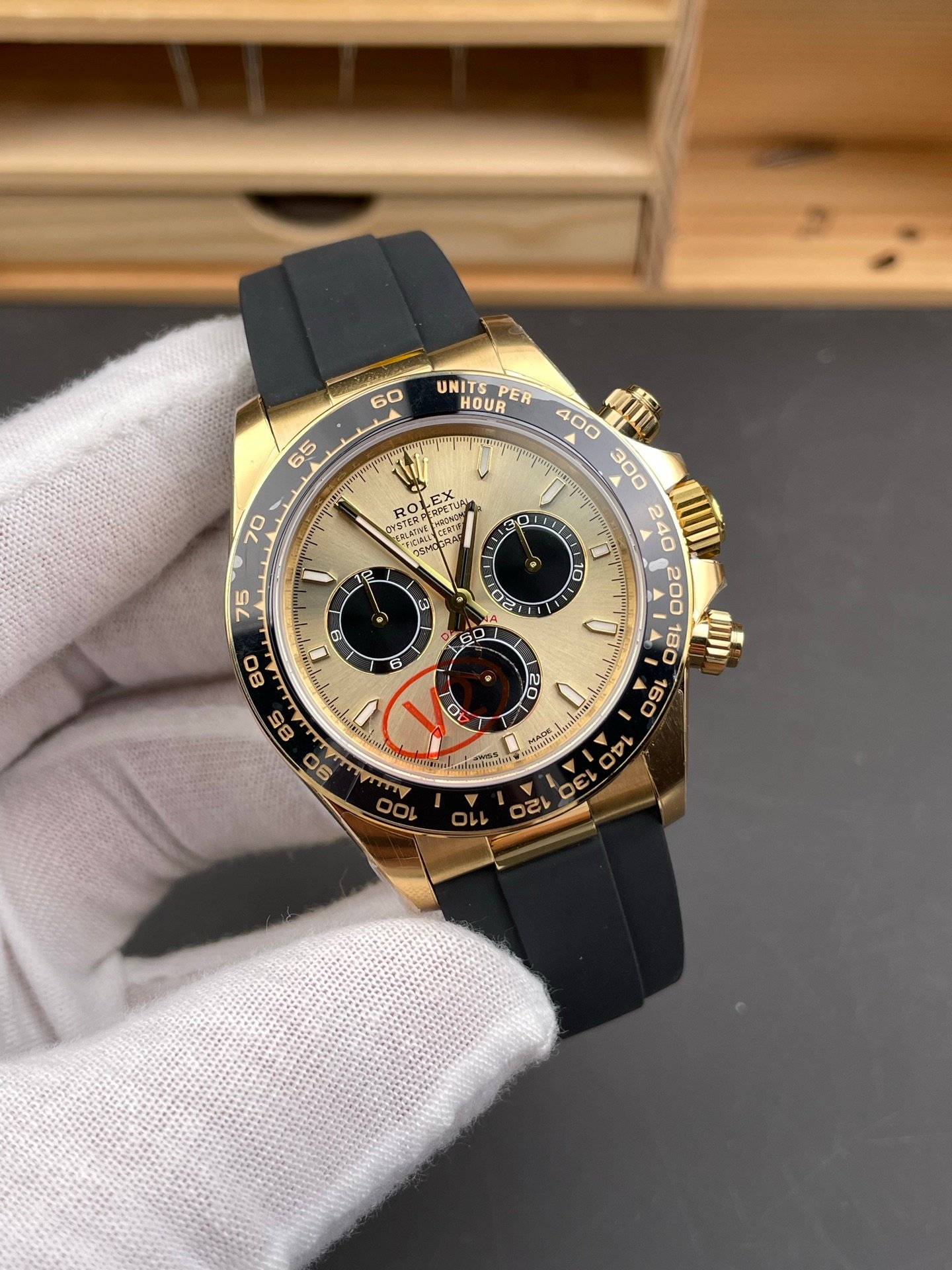 Rolex Daytona Gold Rubber Special Edition V2