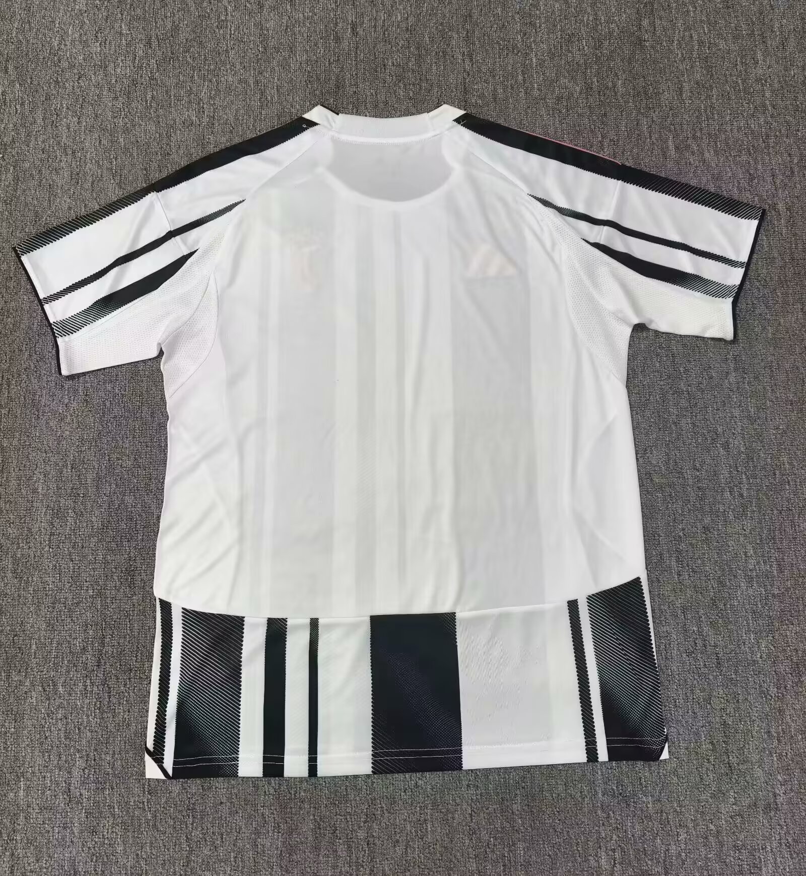 2025/2026 Juventus Home Football Shirt 1:1 Thai Quality