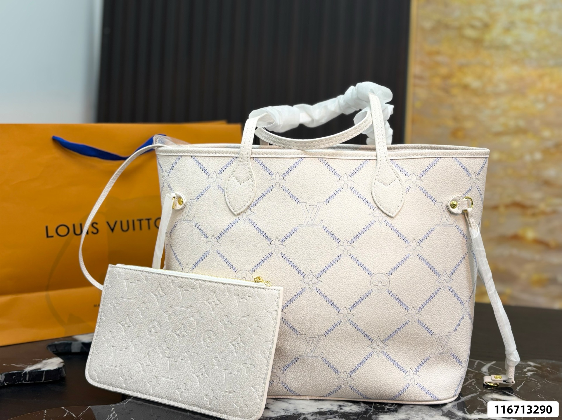 Lv onthego Shopping Bag