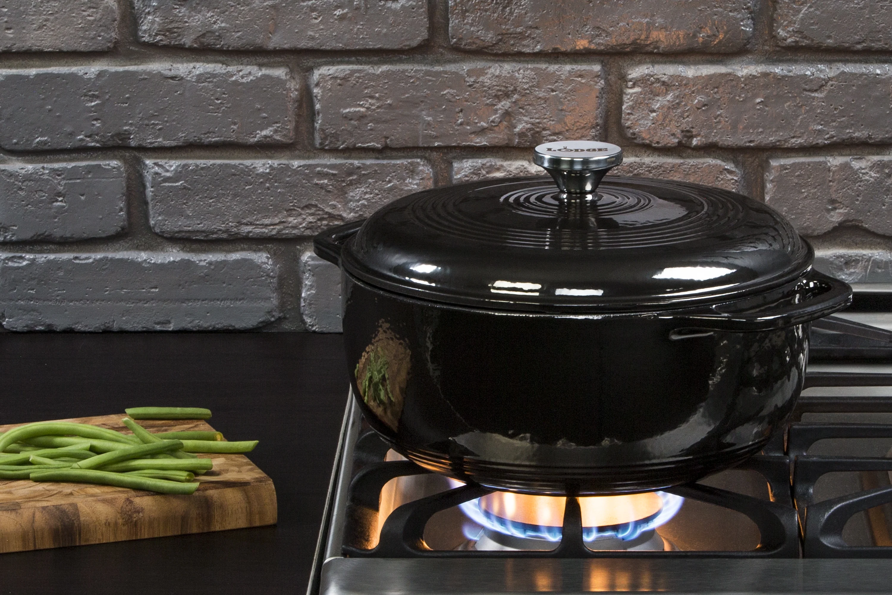 Lodge Enameled Cast Iron 6 Quart Blue Dutch Oven & Cover