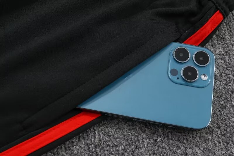 2024/25 Manchester United Half Zip Training Kit..