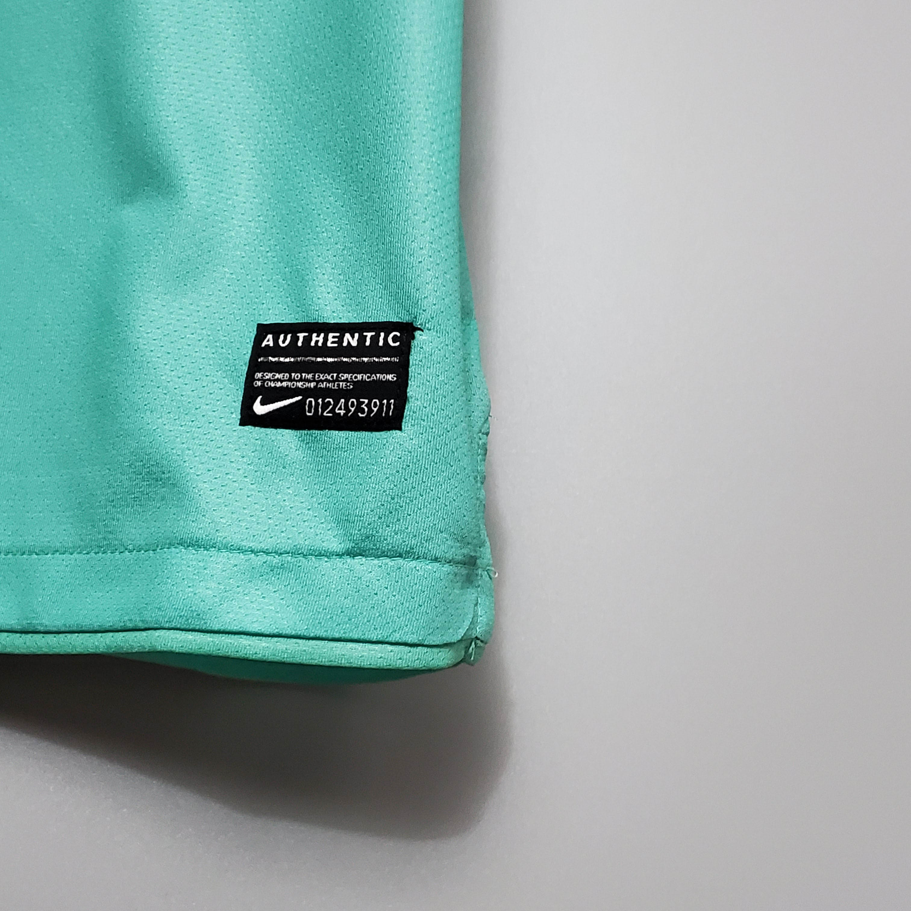 2010/2011 Retro Barcelona Away Football Shirt 1:1 Thai Quality - Fans Edition