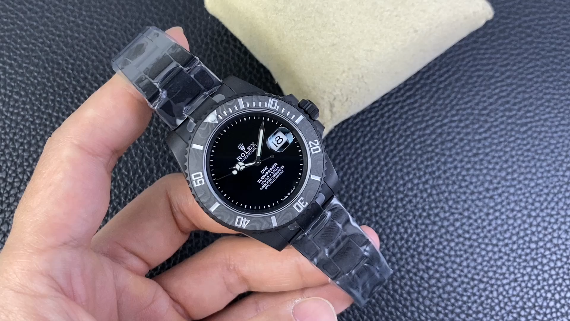 【Super Clone】Rolex Submariner DIW Edition Parakeet Carbon Fiber Bezel 116610LB Black Dial