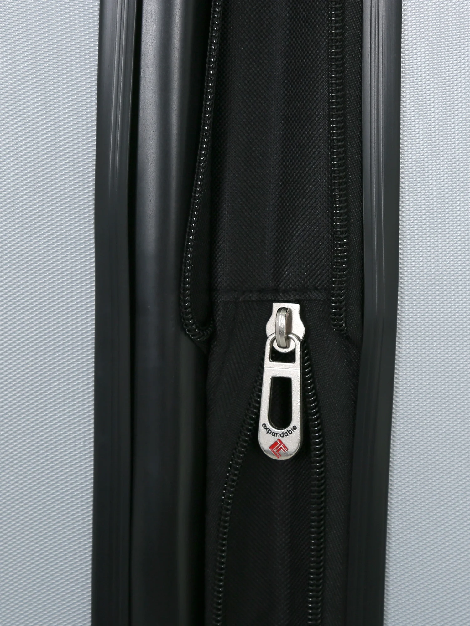 Travelers Club Chicago 3-Piece ABS Expandable ABS Travel Set - Silver
