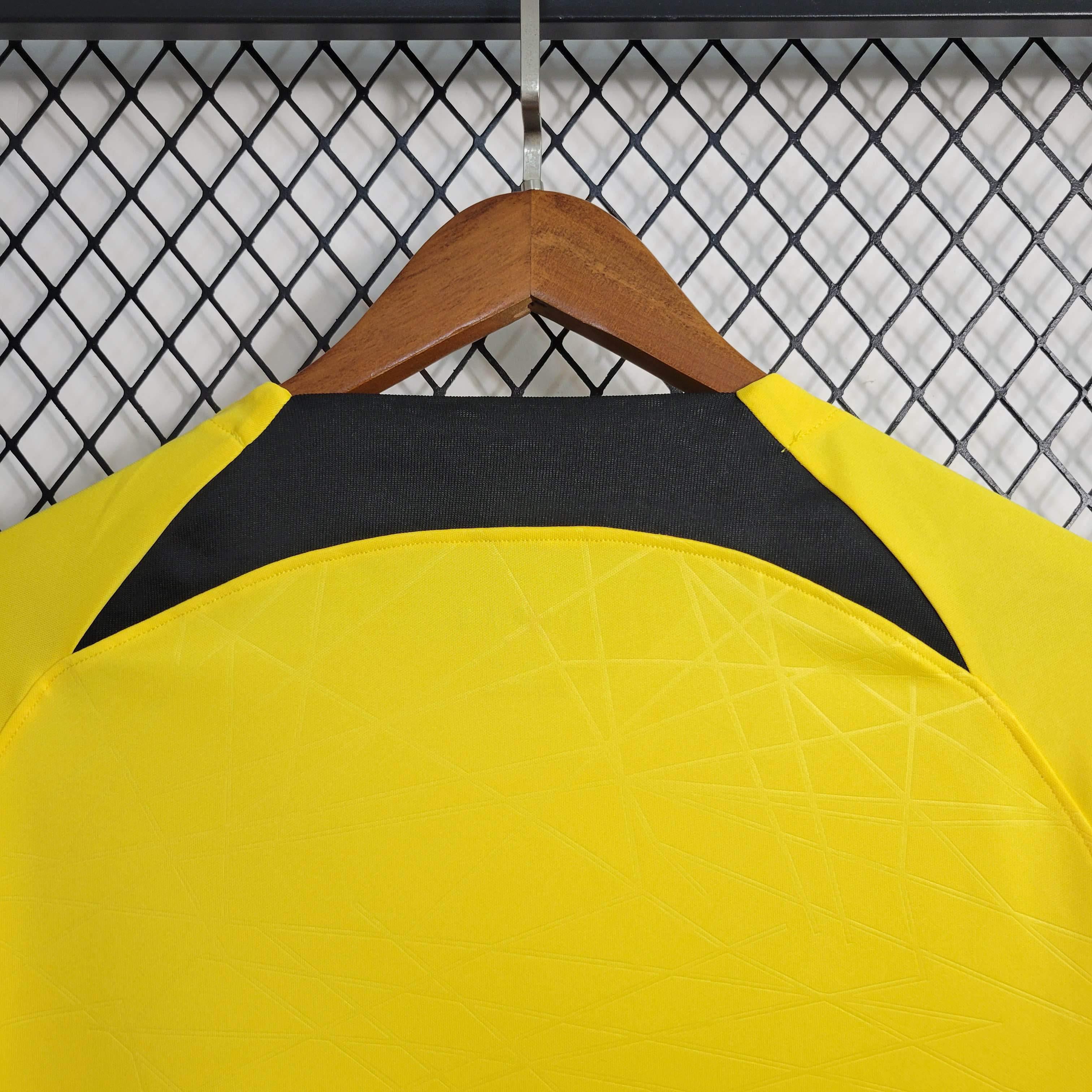 2023/2024 Psg Paris Saint-Germain Training Wear Yellow