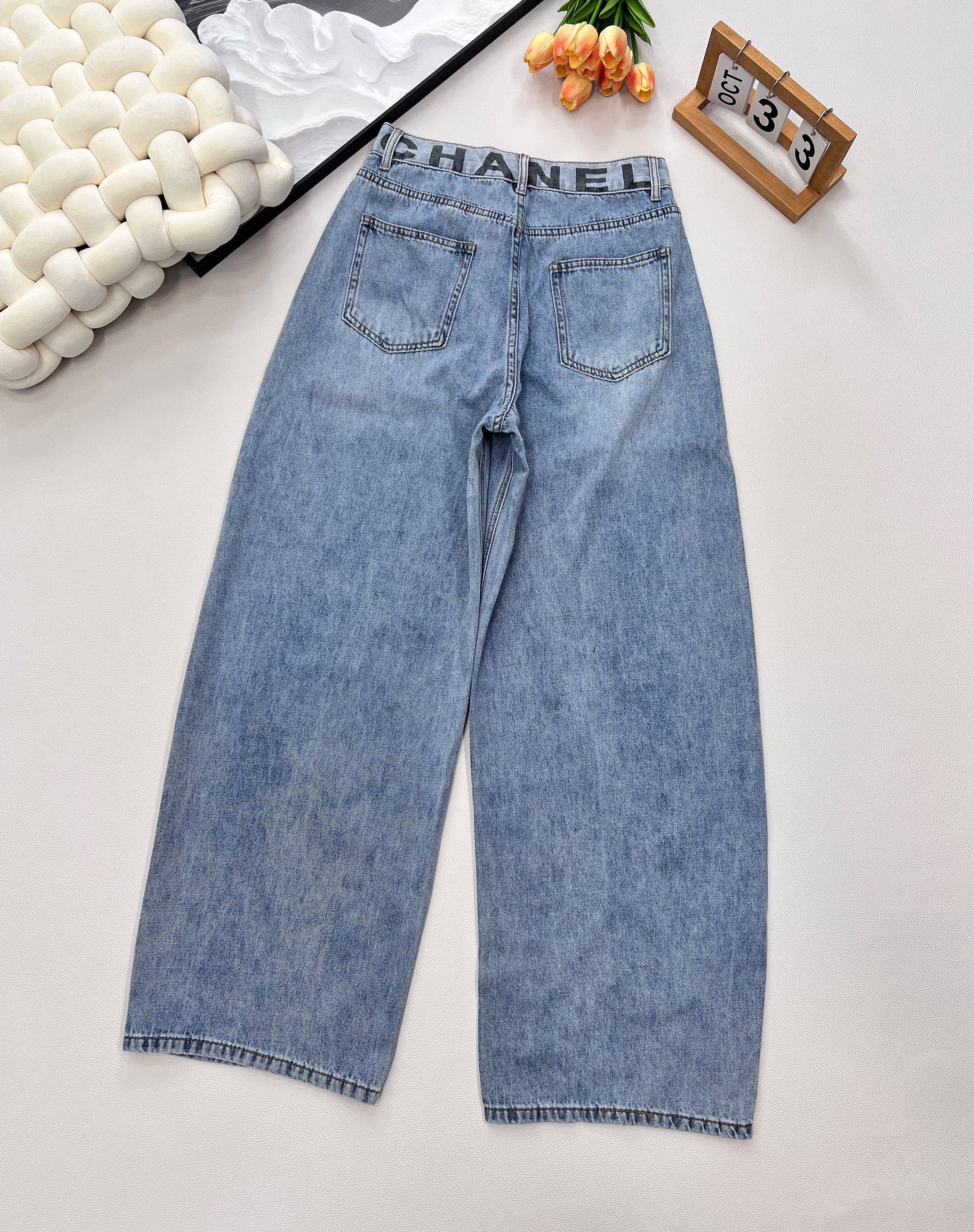 New waistband letter wide-leg jeans