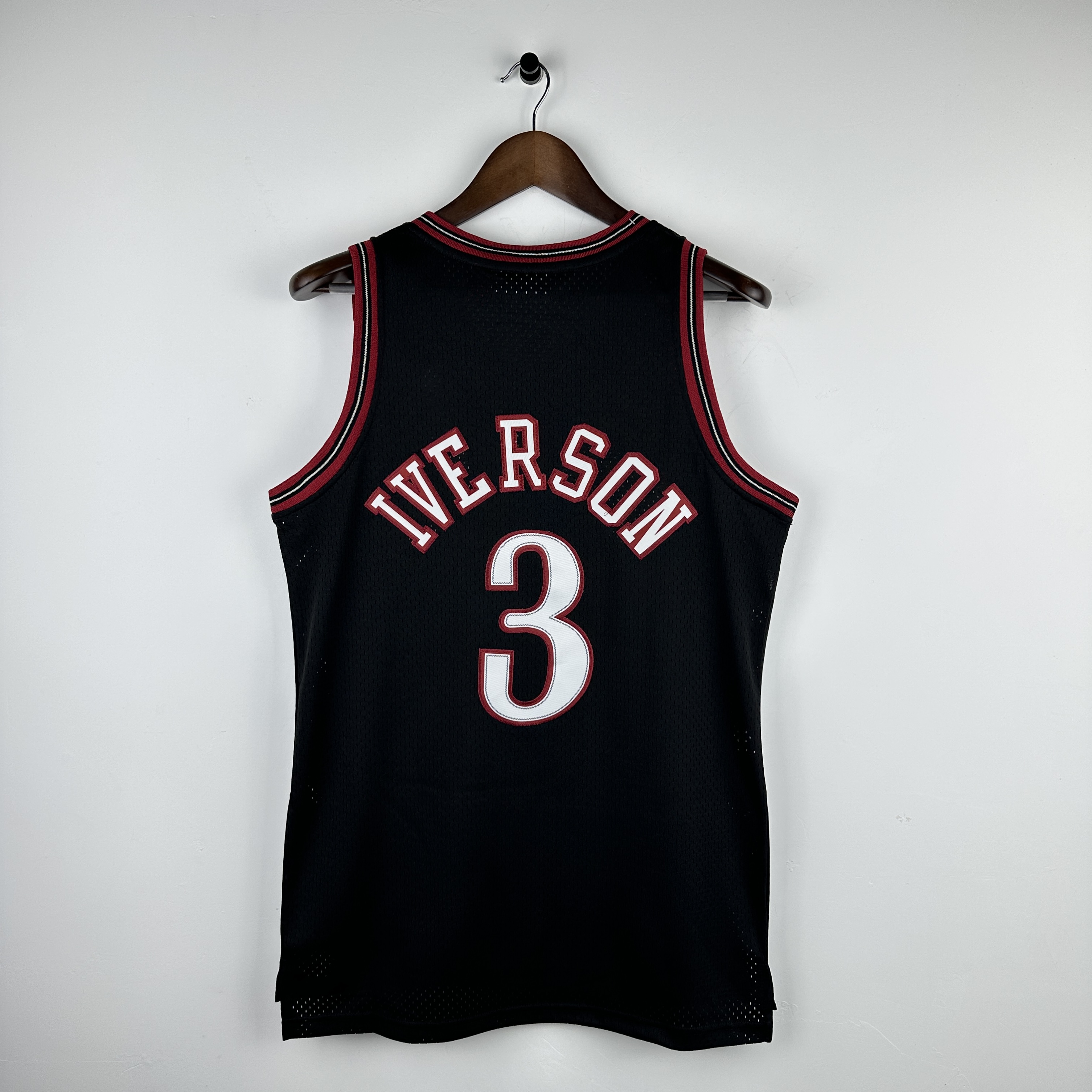 Embroidered MN Retro Jersey 76ers 97/98 Season Big Star Black No. 3 Iverson