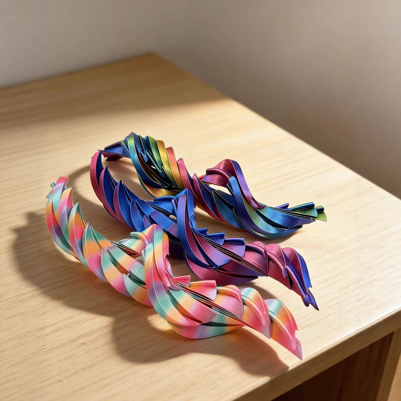 Retractable rolling 3D stress ball