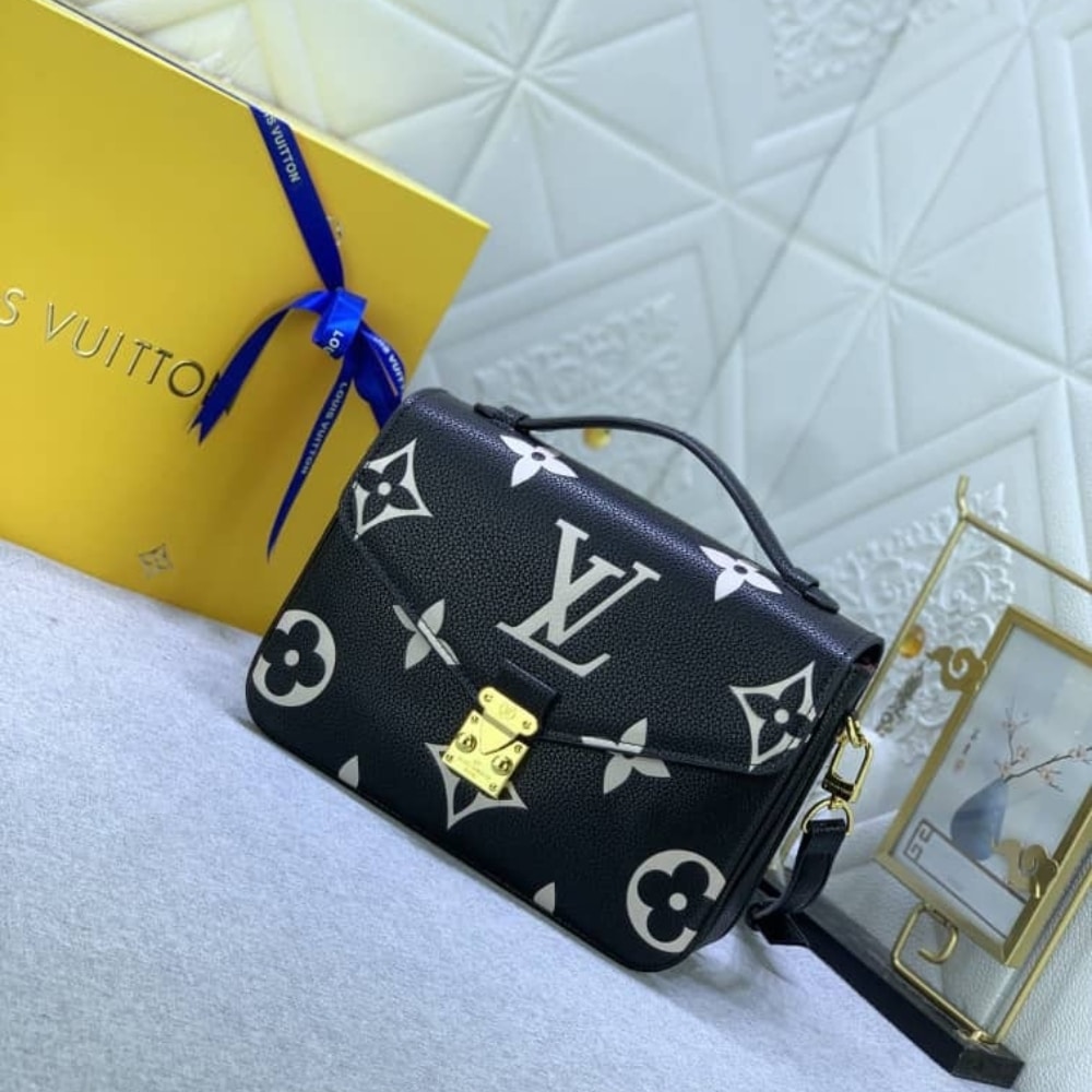 Louis Vuitton Pochette Métis Bag Black 9.8 Inches M45773