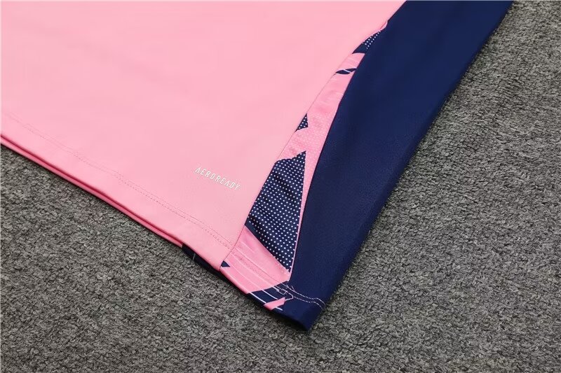 2024/25 Arsenal half zip training suit