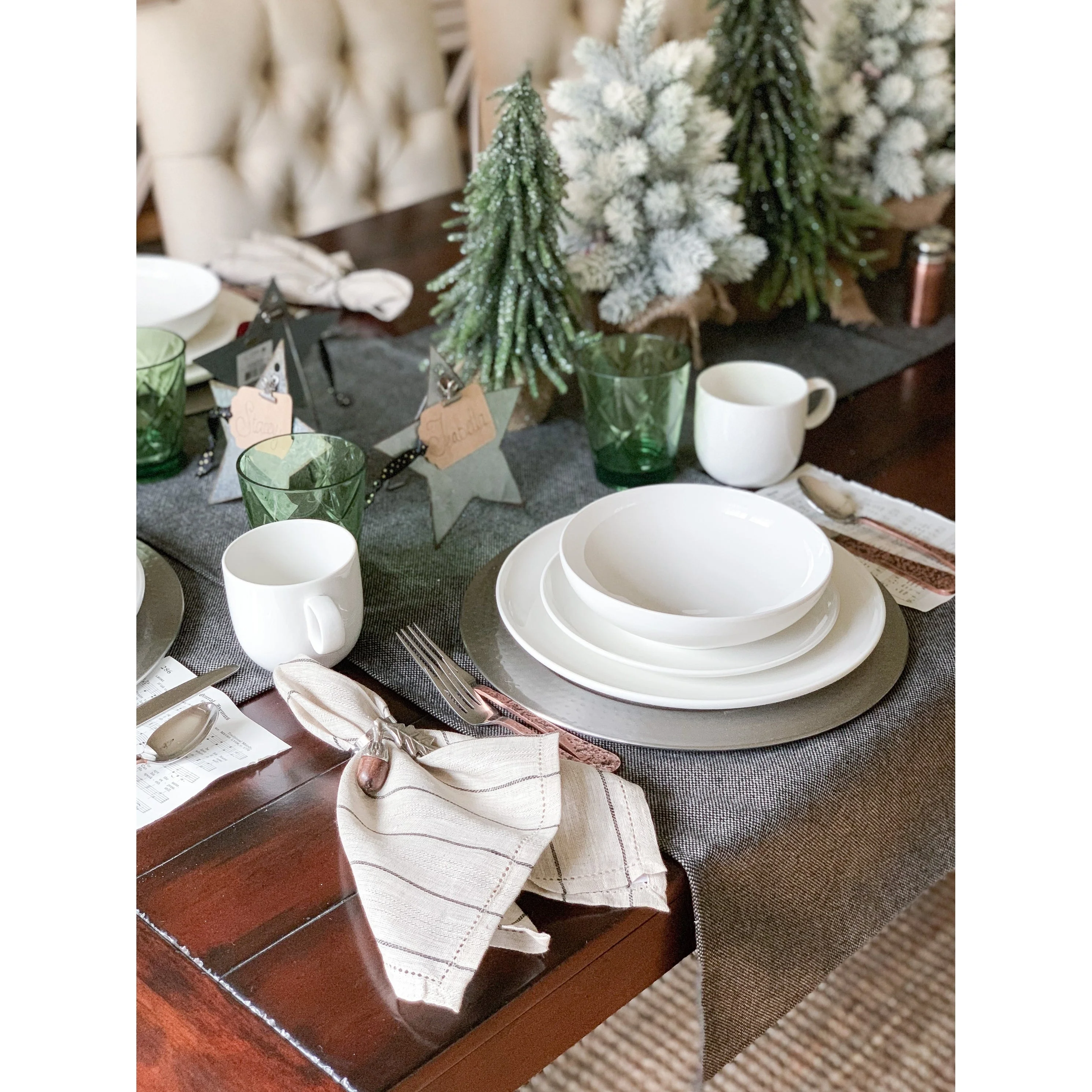 Red Vanilla Every Time 16 Piece Dinnerware Set, Service for 4