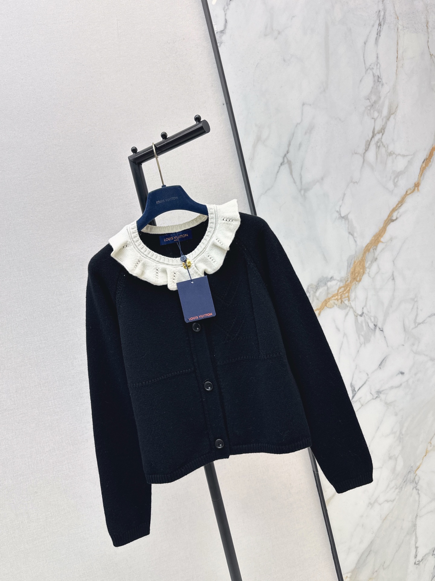 Metal buckle jacquard wool cardigan