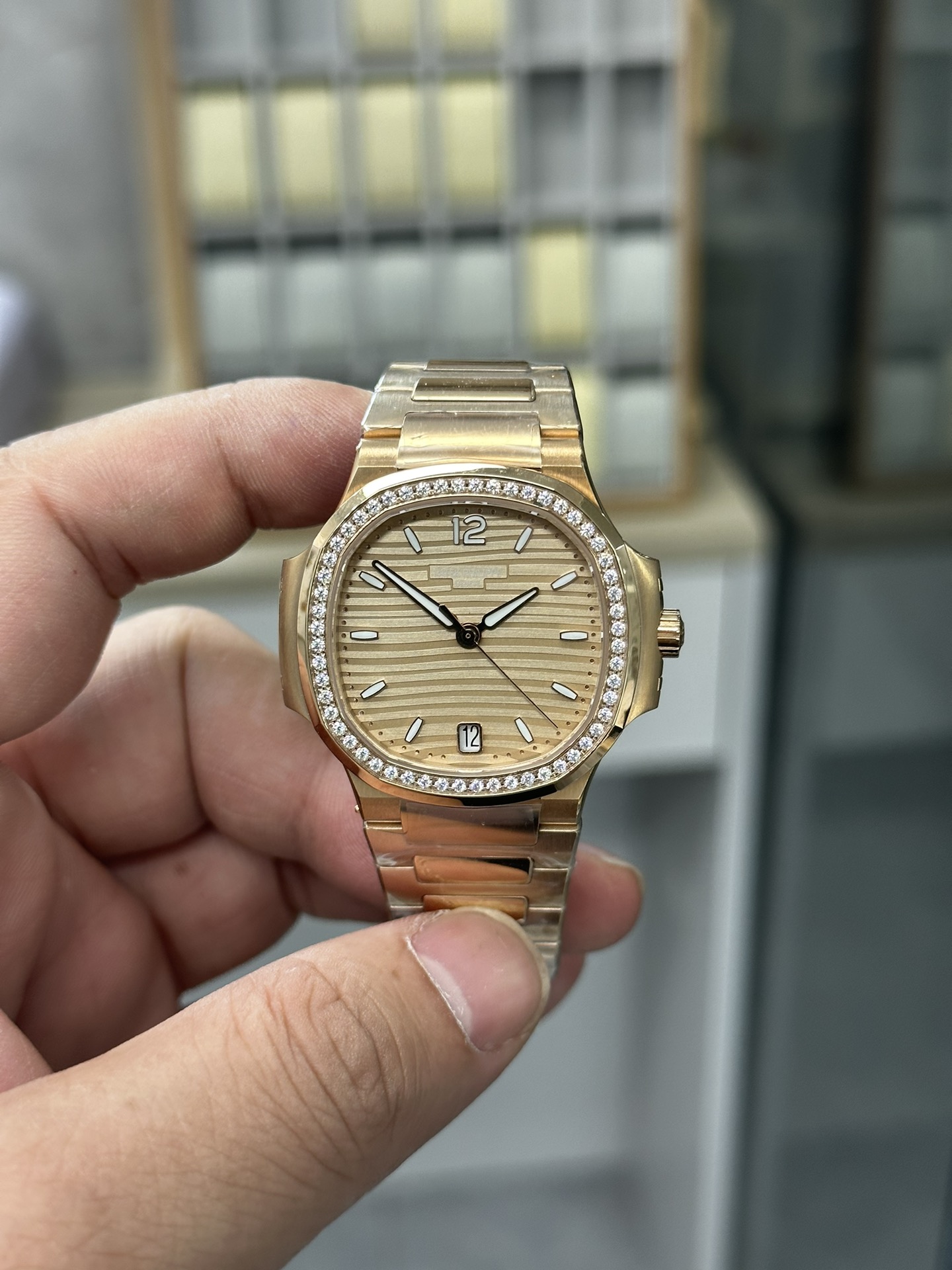 【Super Clone】Patek Philippe Ladies Nautilus Golden Dial Rose Gold 7118 1200R 010