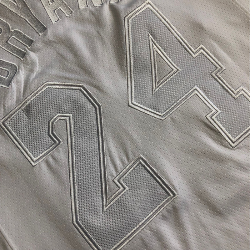 Los Angeles Lakers Bryant White 24 MN