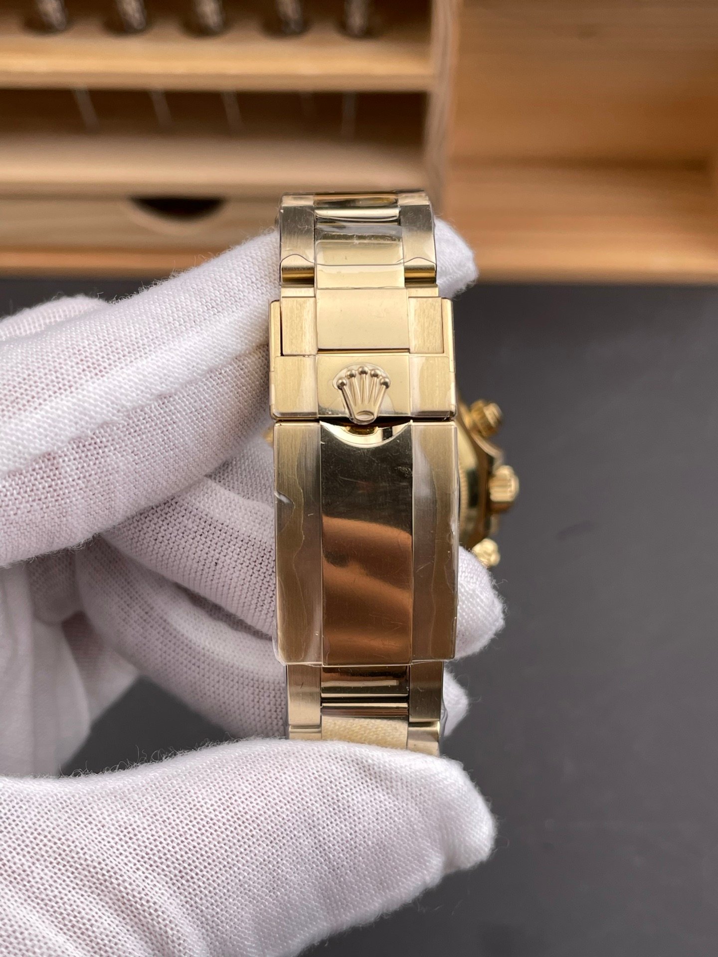 Rolex Daytona Middle East Gold Green
