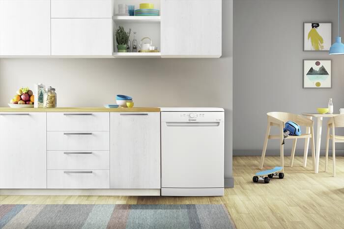 INDESIT - Lavastoviglie IN2FE14CNP80W Classe E 14 coperti