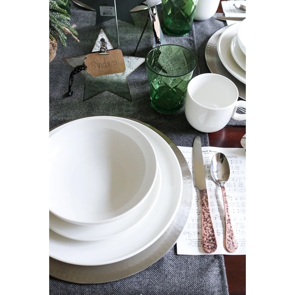 Red Vanilla Every Time 16 Piece Dinnerware Set, Service for 4