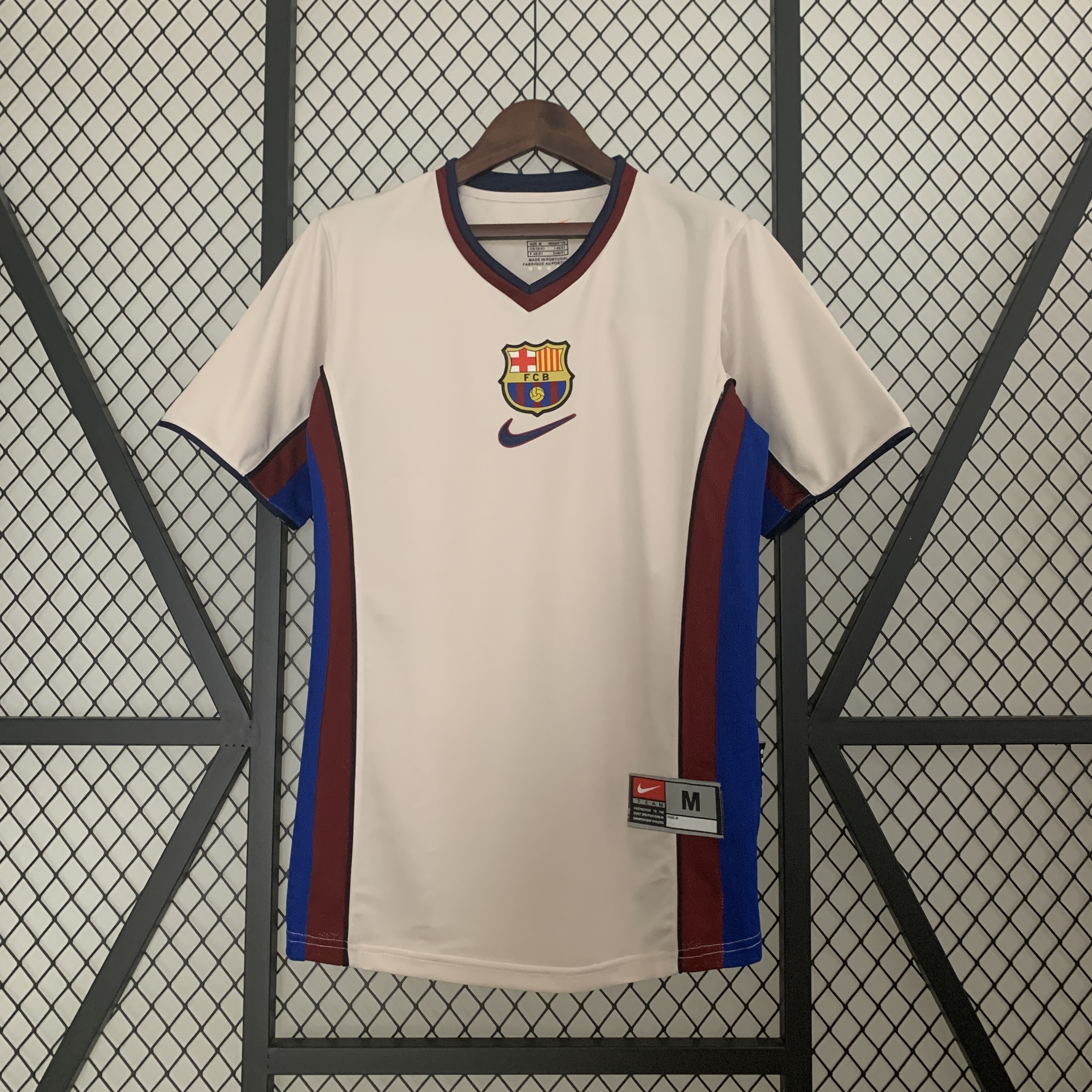 Retro Barcelona 98-99 Away Jersey