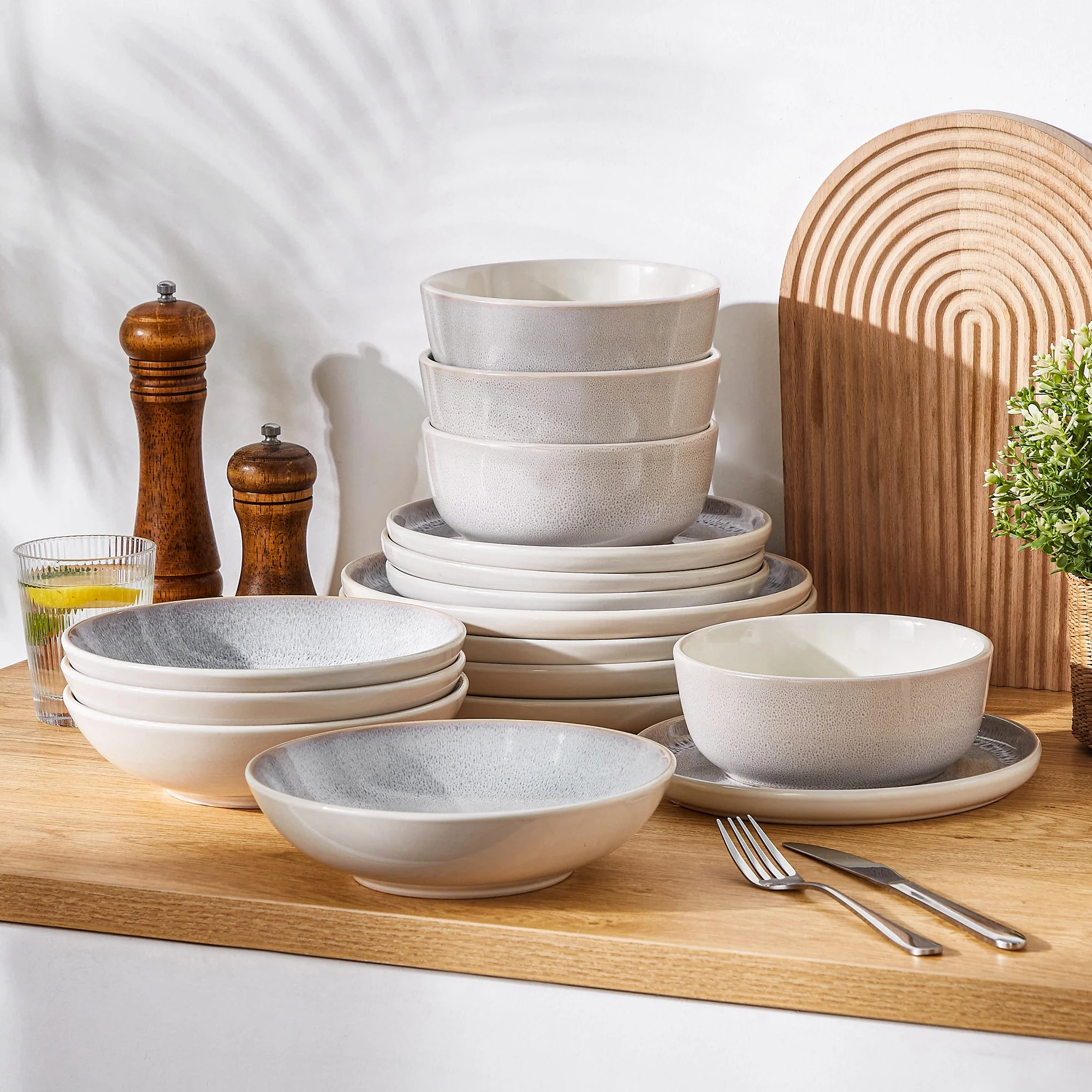 Malacasa 16 Pcs Dinnerware Sets For 4 people, Plates and Bowls Set, Stoneware Tableware Dishwasher Microwave Safe, Beige