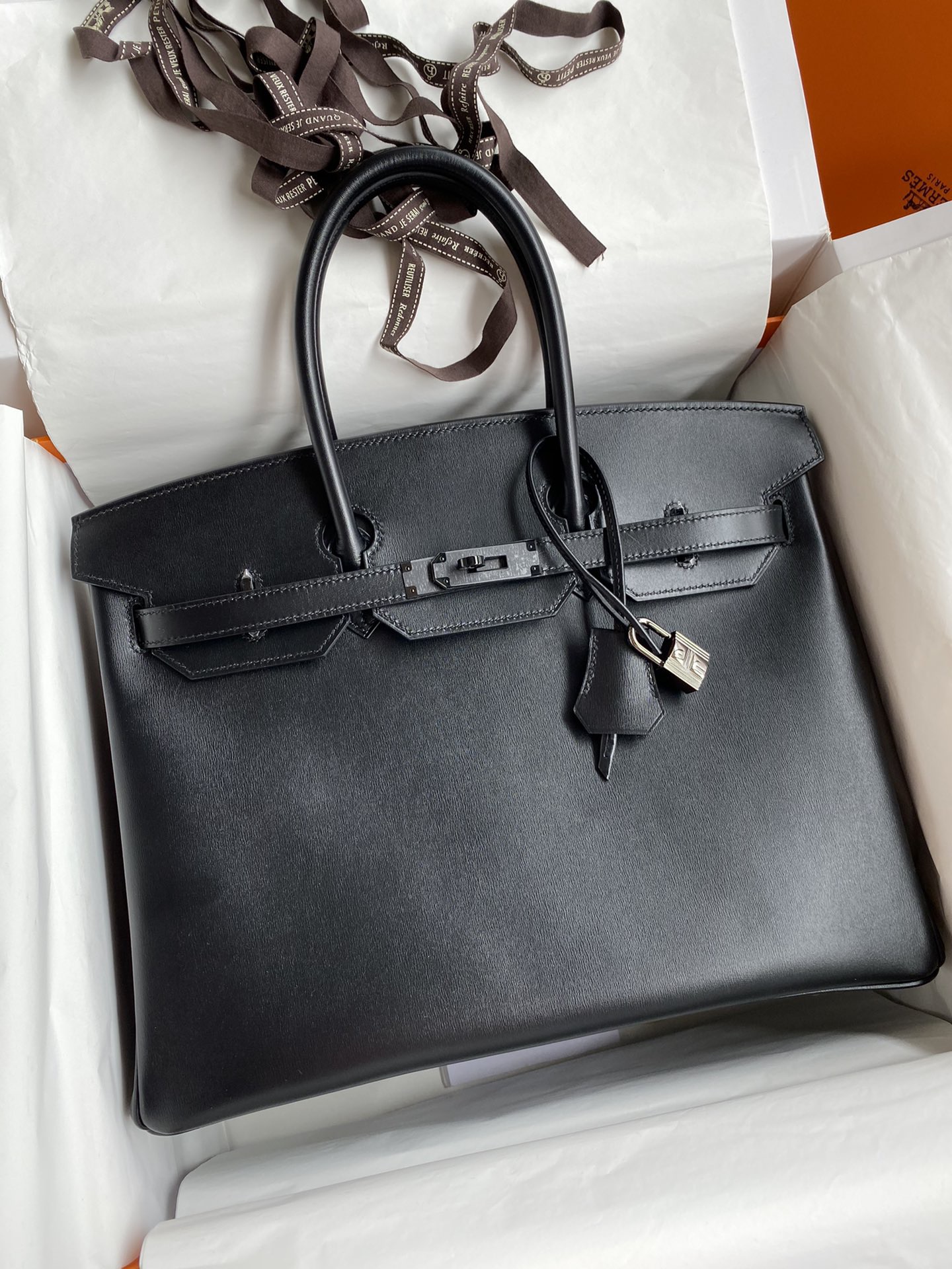 Hand-stitched Birkin 35 cm Imported Black Box Buckle