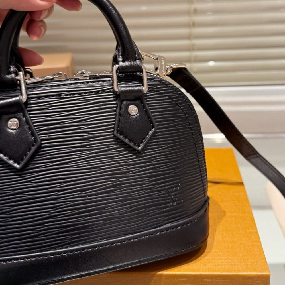 Louis Vuitton Nano Alma Epi Noir Black 7.1 Inches M81945
