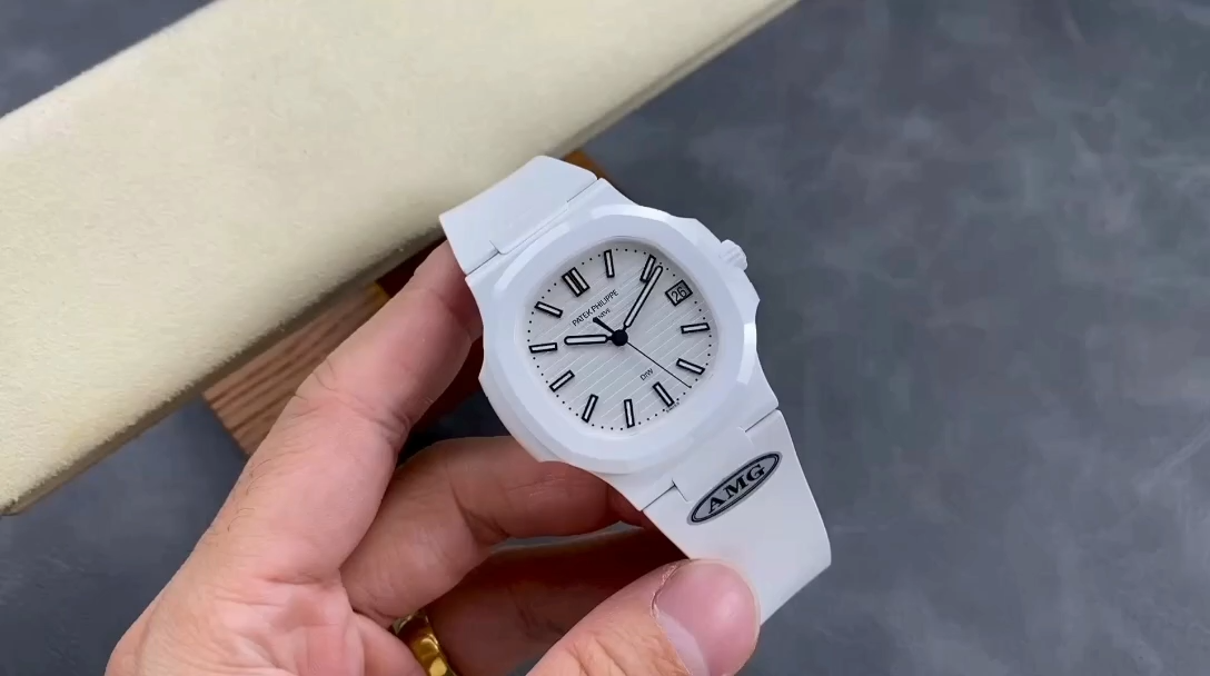 【Super Clone】Patek Philippe Nautilus White Dial 5711 40MM Replica Watch