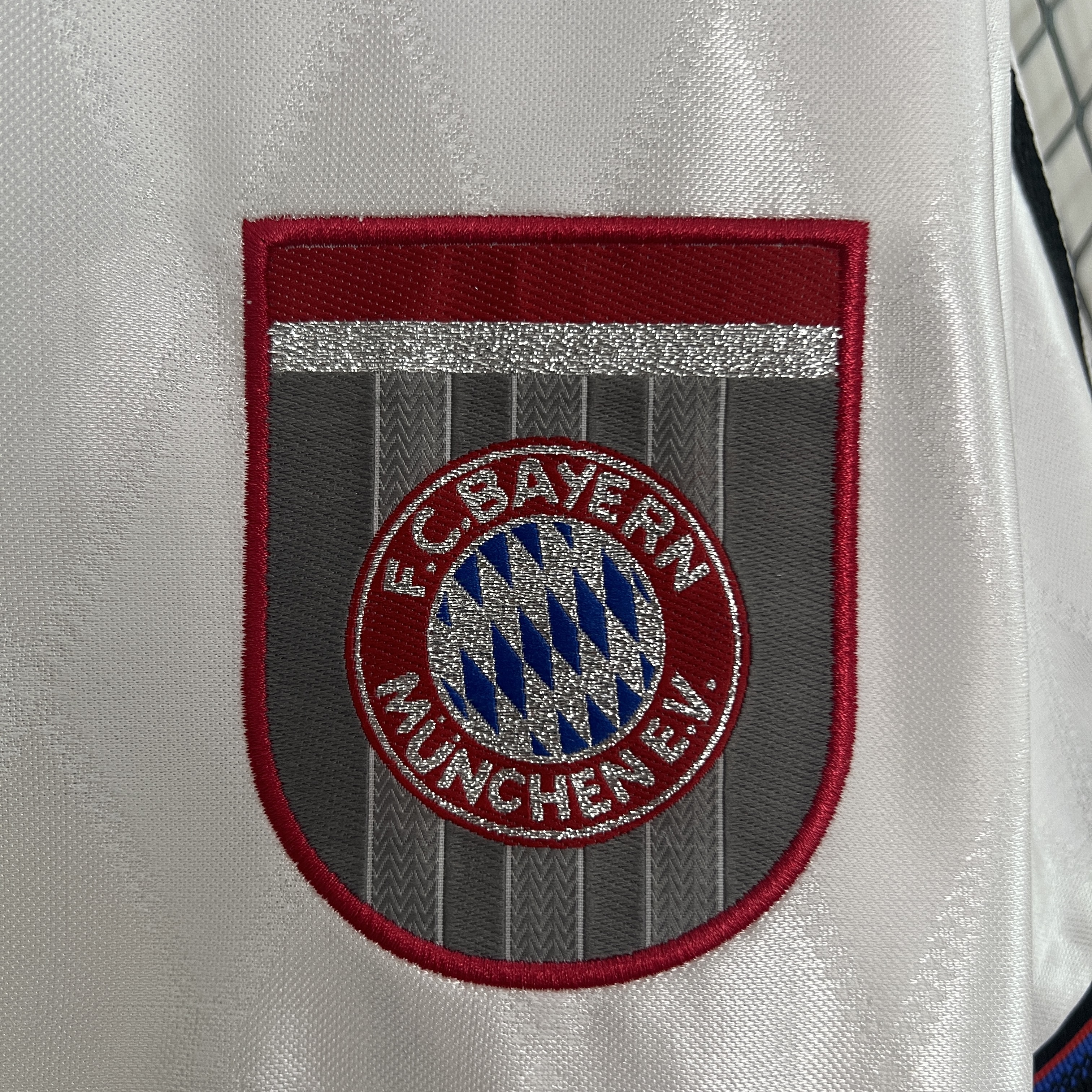 96/98 Bayern Munich retro away jersey - Fans Edition