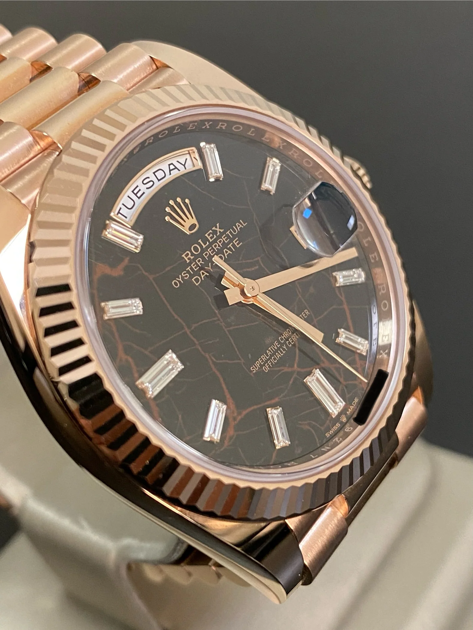 Rolex Everose Gold Day-Date 40 - 2022 - Fluted Bezel - Eisenkiesel Dial - President Bracelet - 228235 *FULL SET*