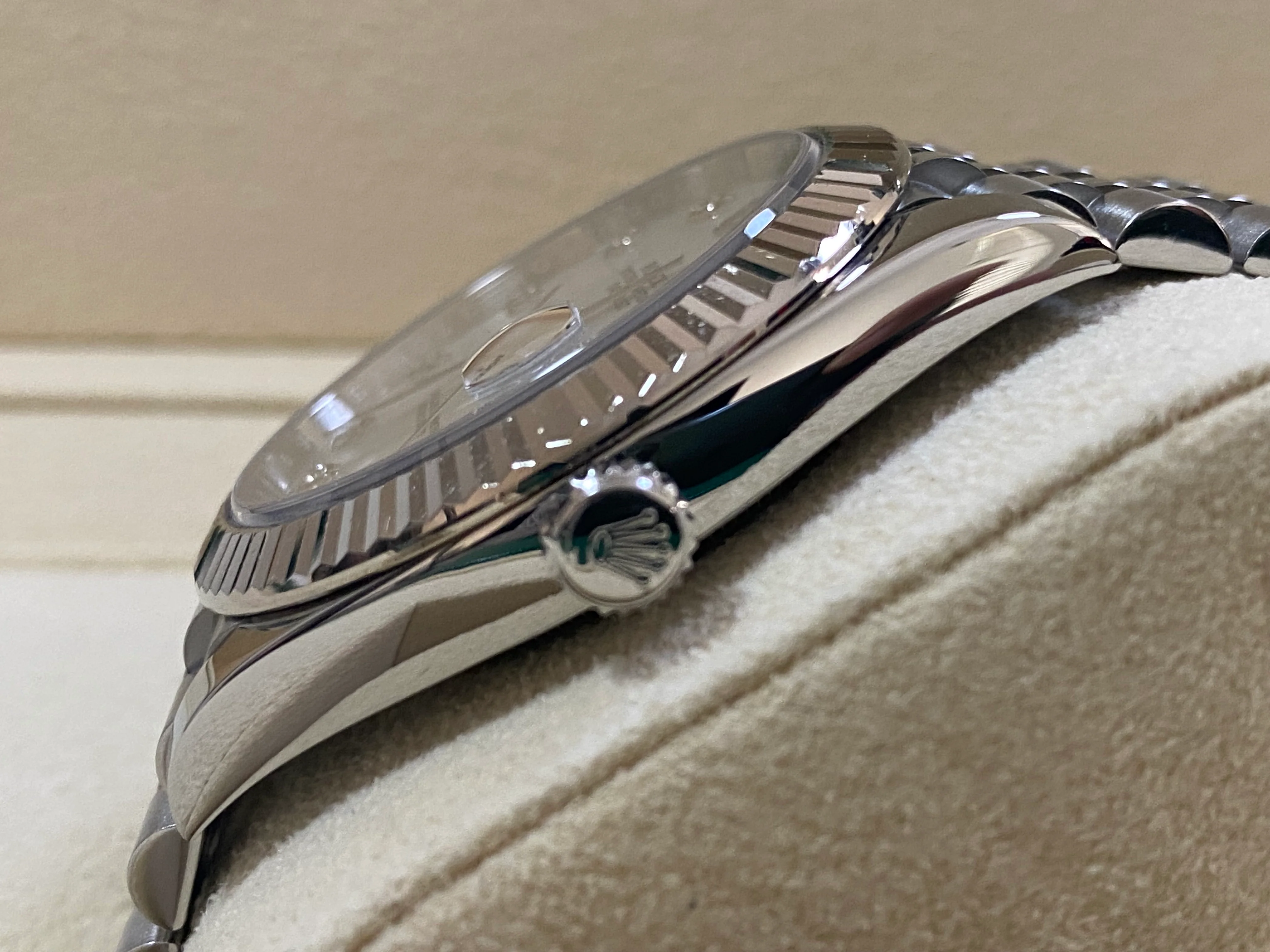 Rolex Steel and White Gold Rolesor Datejust 41 - 2018 - Fluted Bezel - White Mother-Of-Pearl Diamond Dial - Jubilee Bracelet - 126334