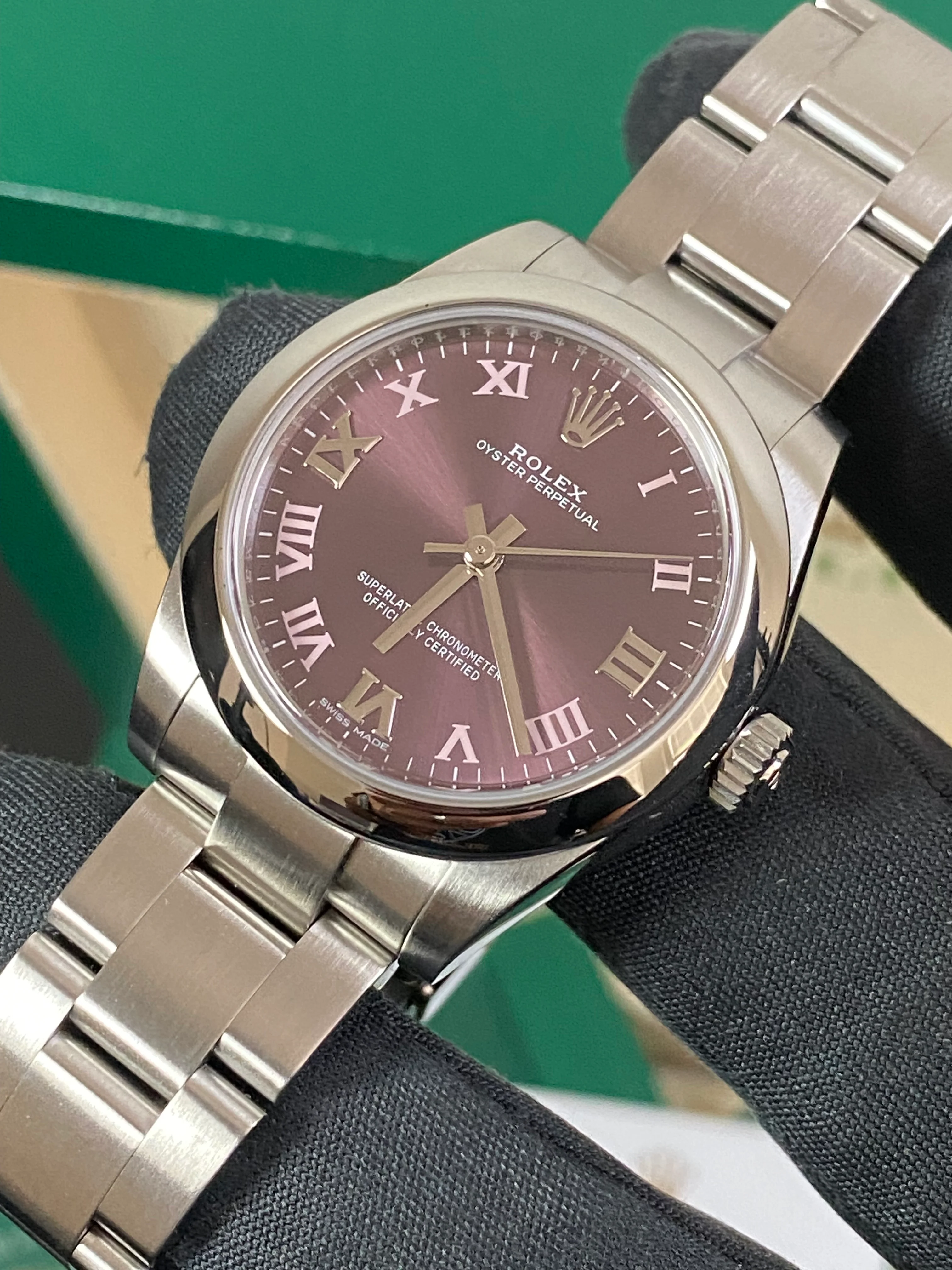 Rolex Oyster Perpetual 31 - 2018 - Domed Bezel - Grape Dial - Oyster Bracelet - 177200 *FULL SET*