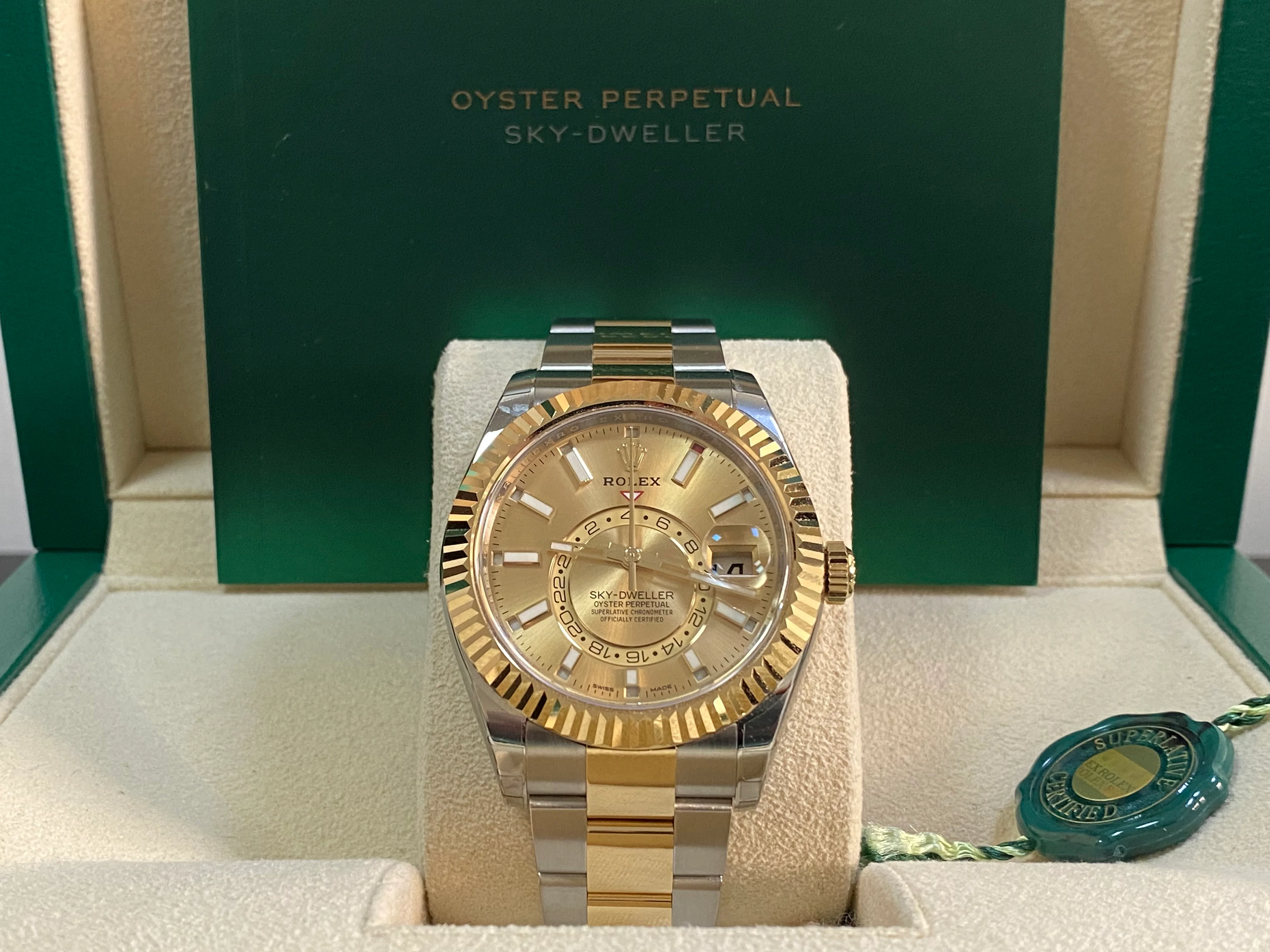 Rolex Yellow Rolesor Sky-Dweller - Champagne Index Dial - Oyster Bracelet - 326933 
