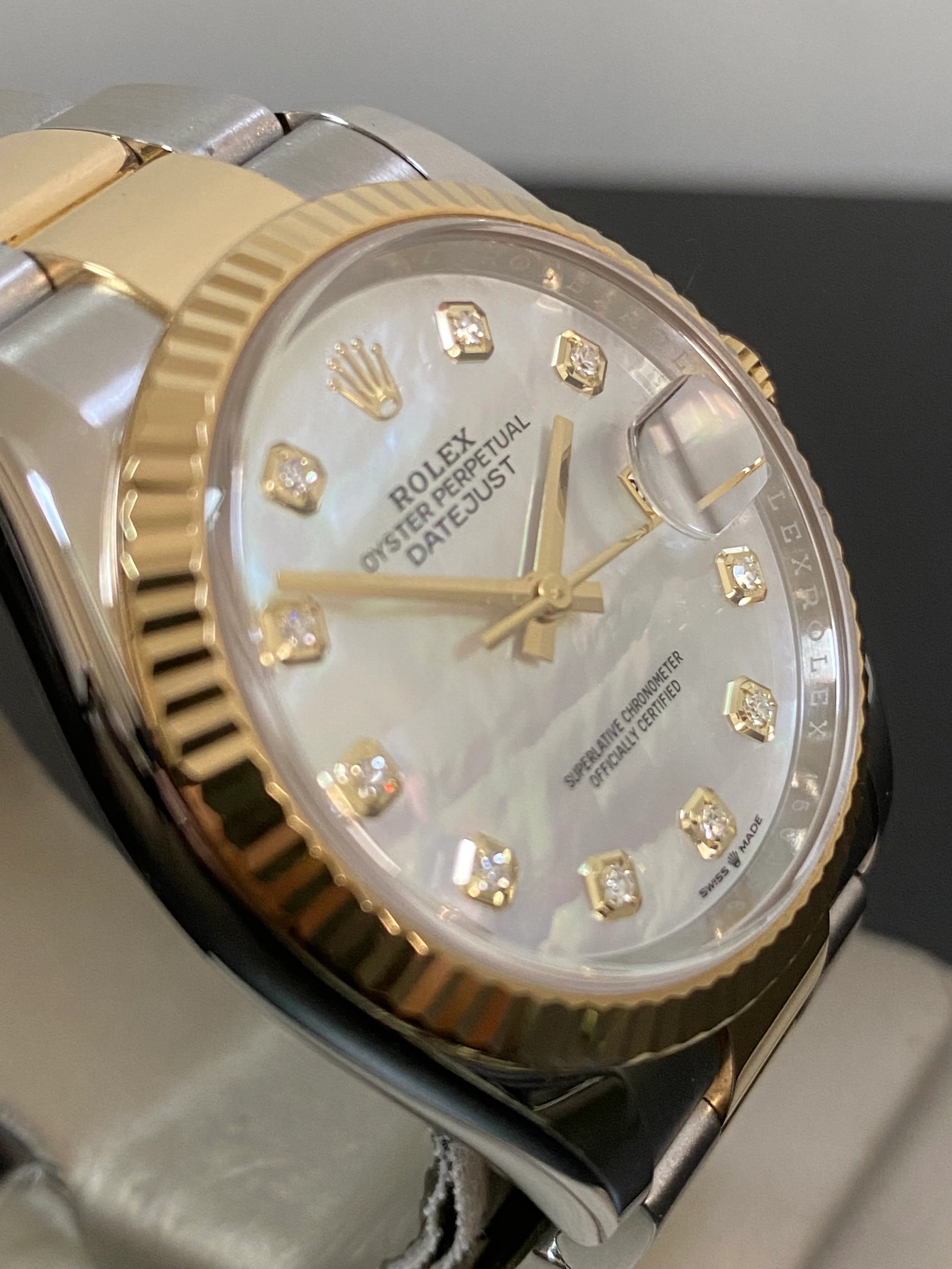 Rolex Steel and Yellow Gold Datejust 36 - 2019 - Fluted Bezel - Mother of Pearl Diamond Dial - Oyster Bracelet - 126233