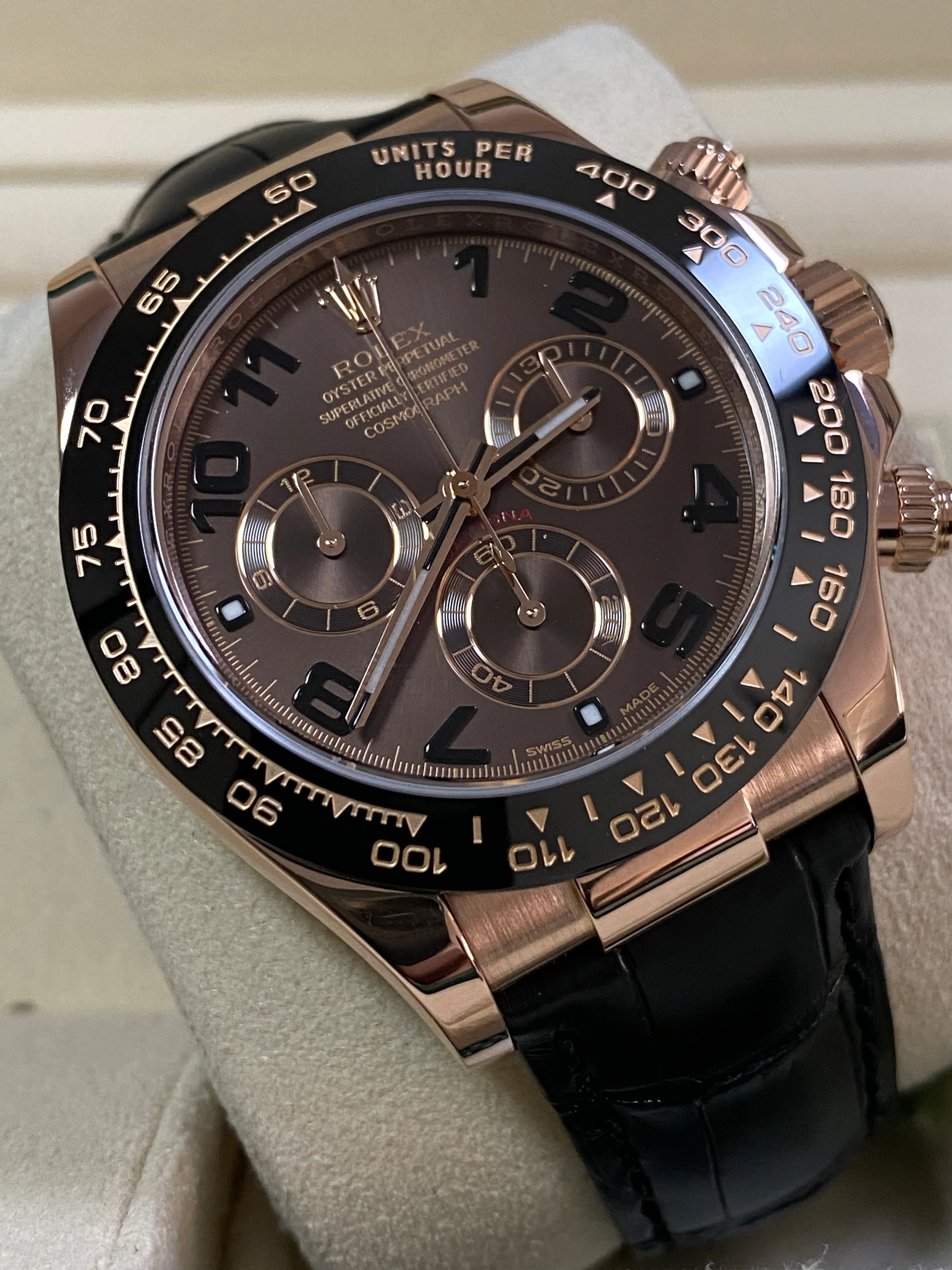 Rolex Everose Gold Cosmograph Daytona 40 - 2016 - Chocolate Arabic Dial - Black Leather Strap - 116515LN *COMPLETE SET*