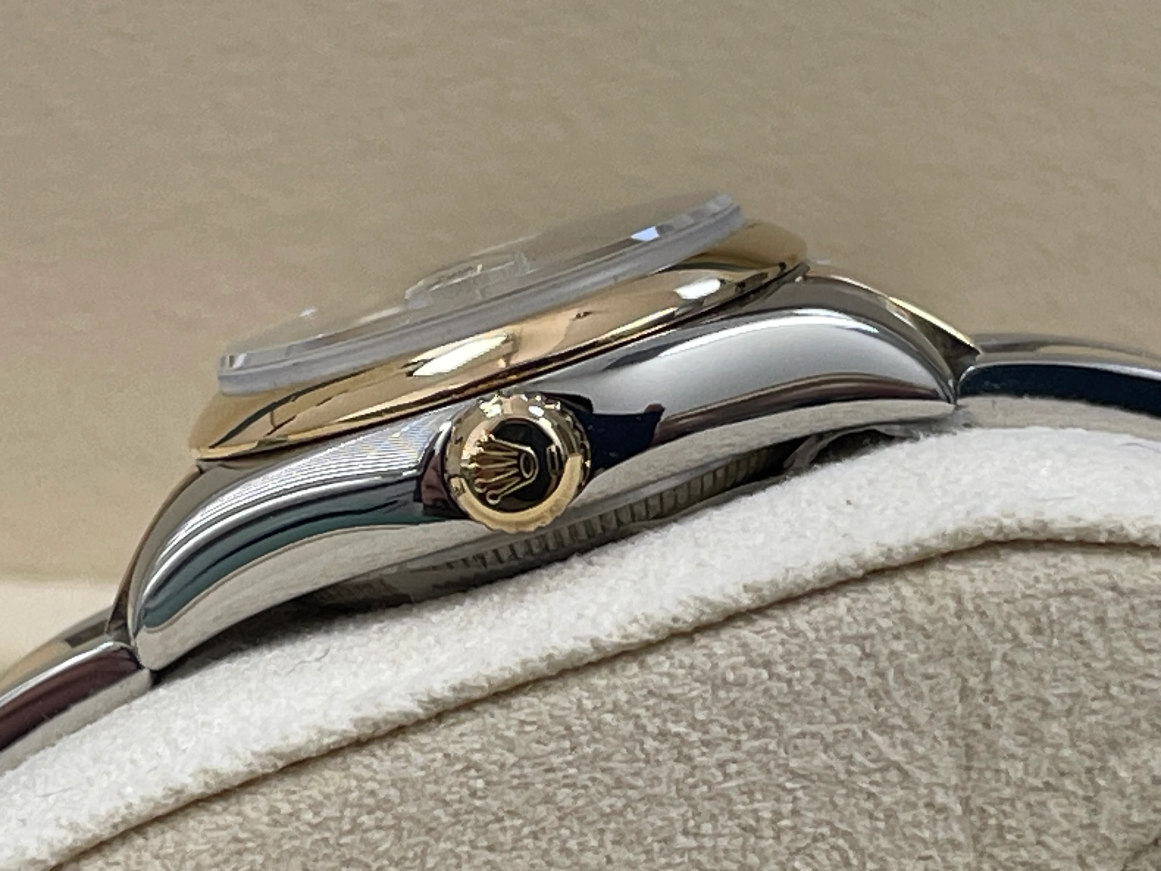 Rolex Yellow Gold and Steel Lady-Datejust - F Serial - Smooth Bezel - Champagne Dial - Oyster Bracelet - 179163