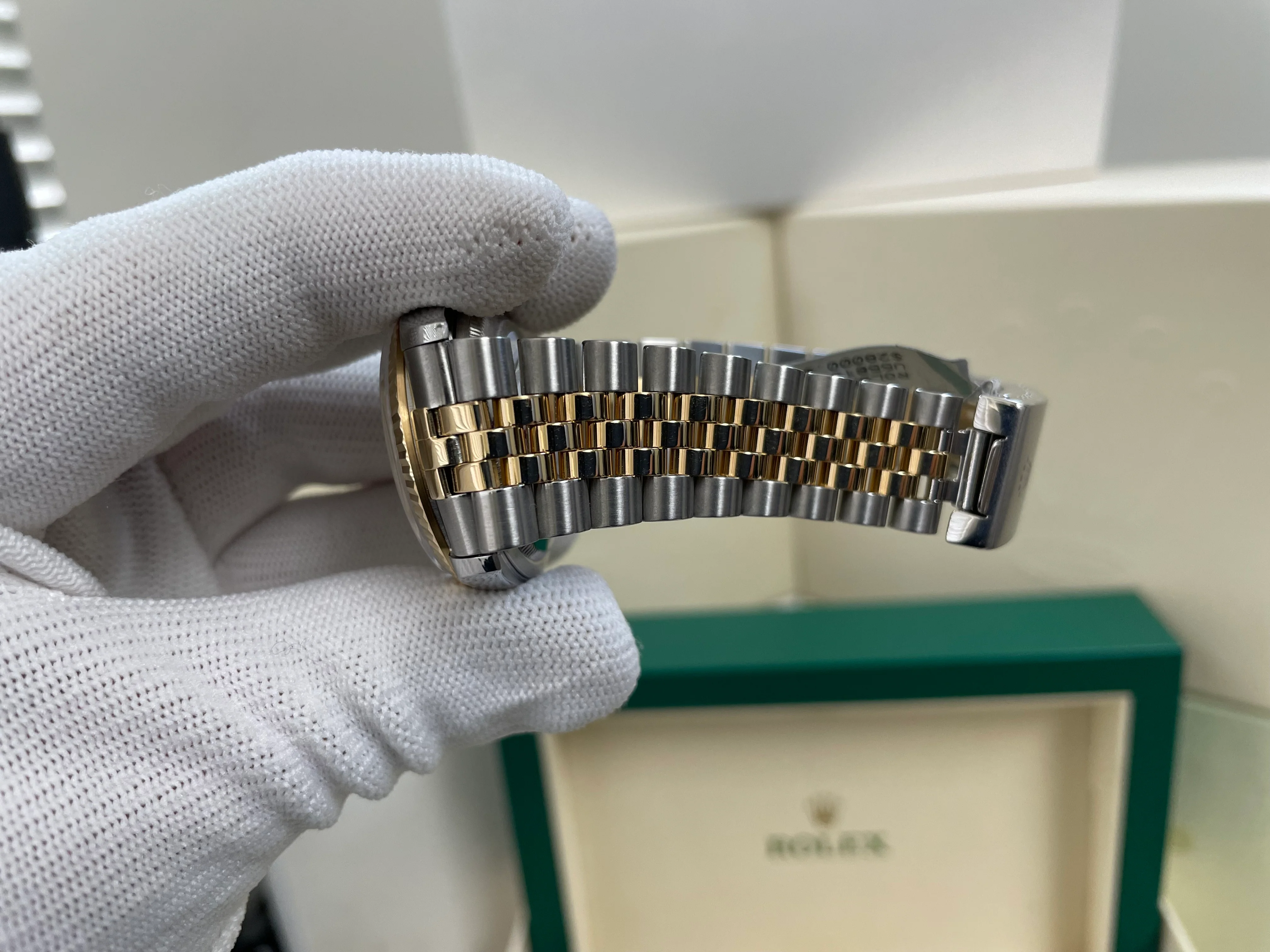 Rolex Steel and Yellow Gold Datejust 36 - U Serial - Fluted Bezel - Mother of Pearl Roman Dial - Jubilee Bracelet - 16233