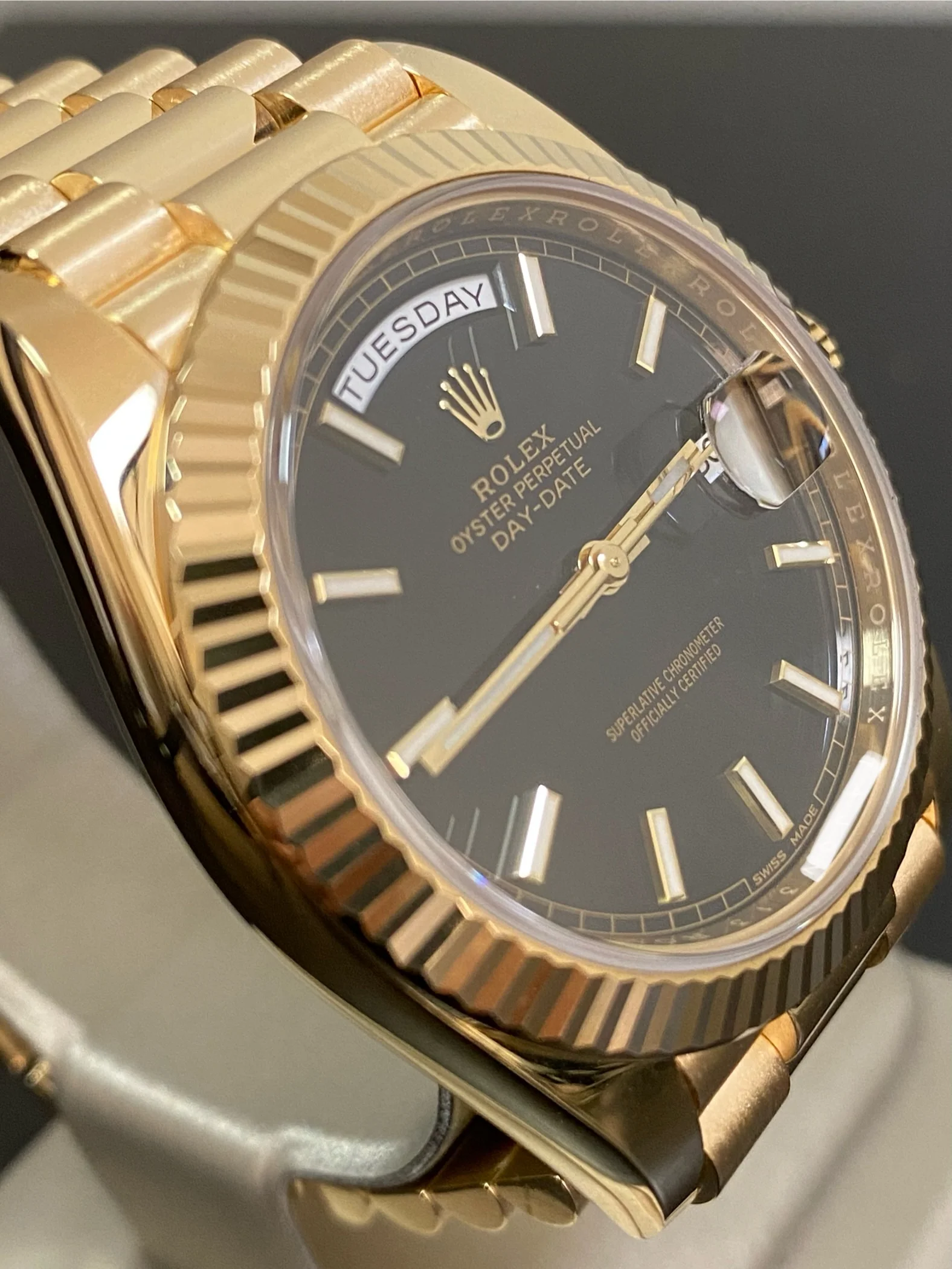 Rolex Yellow Gold Day-Date 40 - 2016 - Fluted Bezel - Black Motif Dial - President Bracelet - 228238