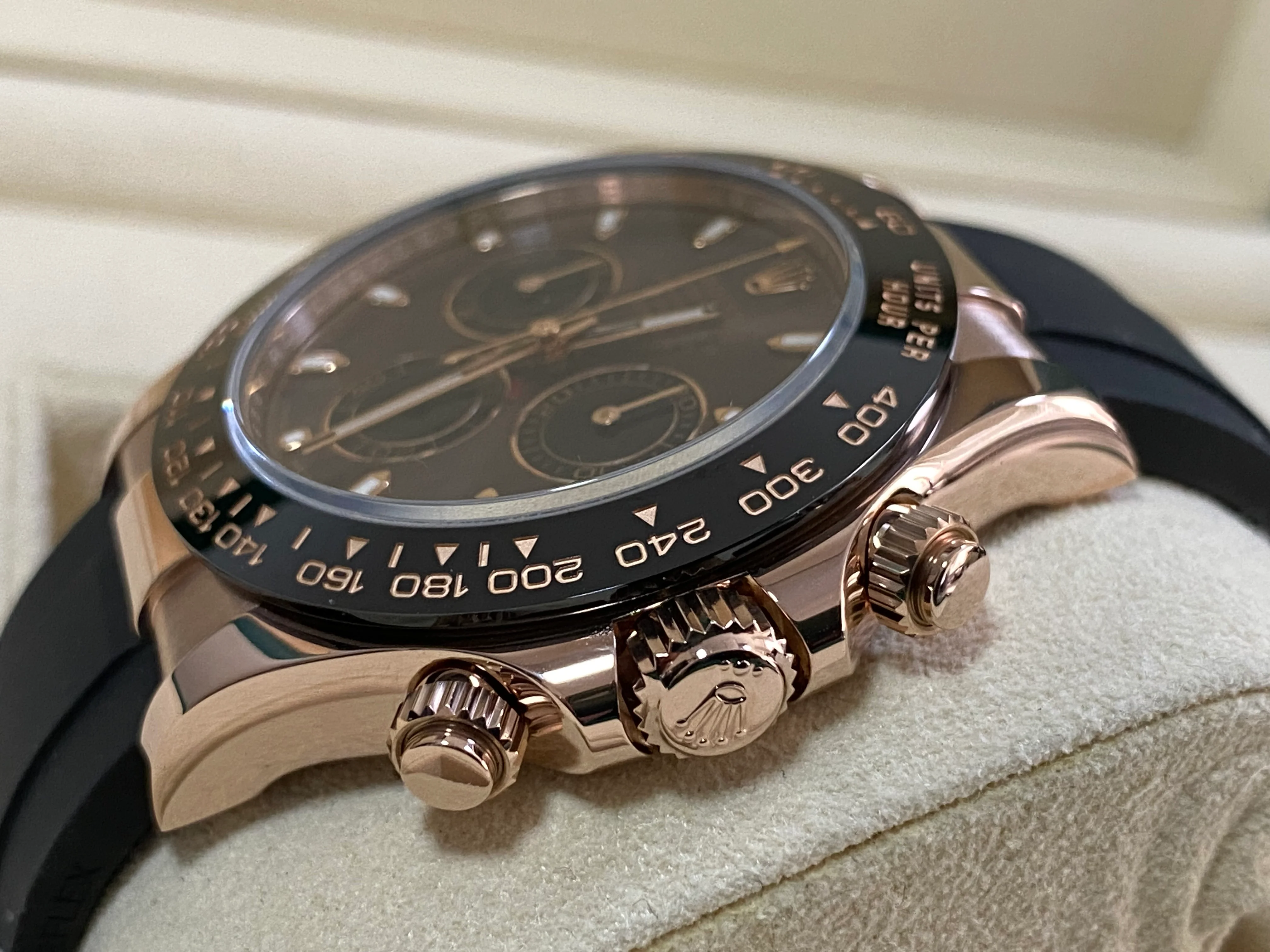 Rolex Everose Gold Cosmograph Daytona - 2019 - Chocolate Index Dial - Black Oysterflex Strap - 116515LN *NOS*