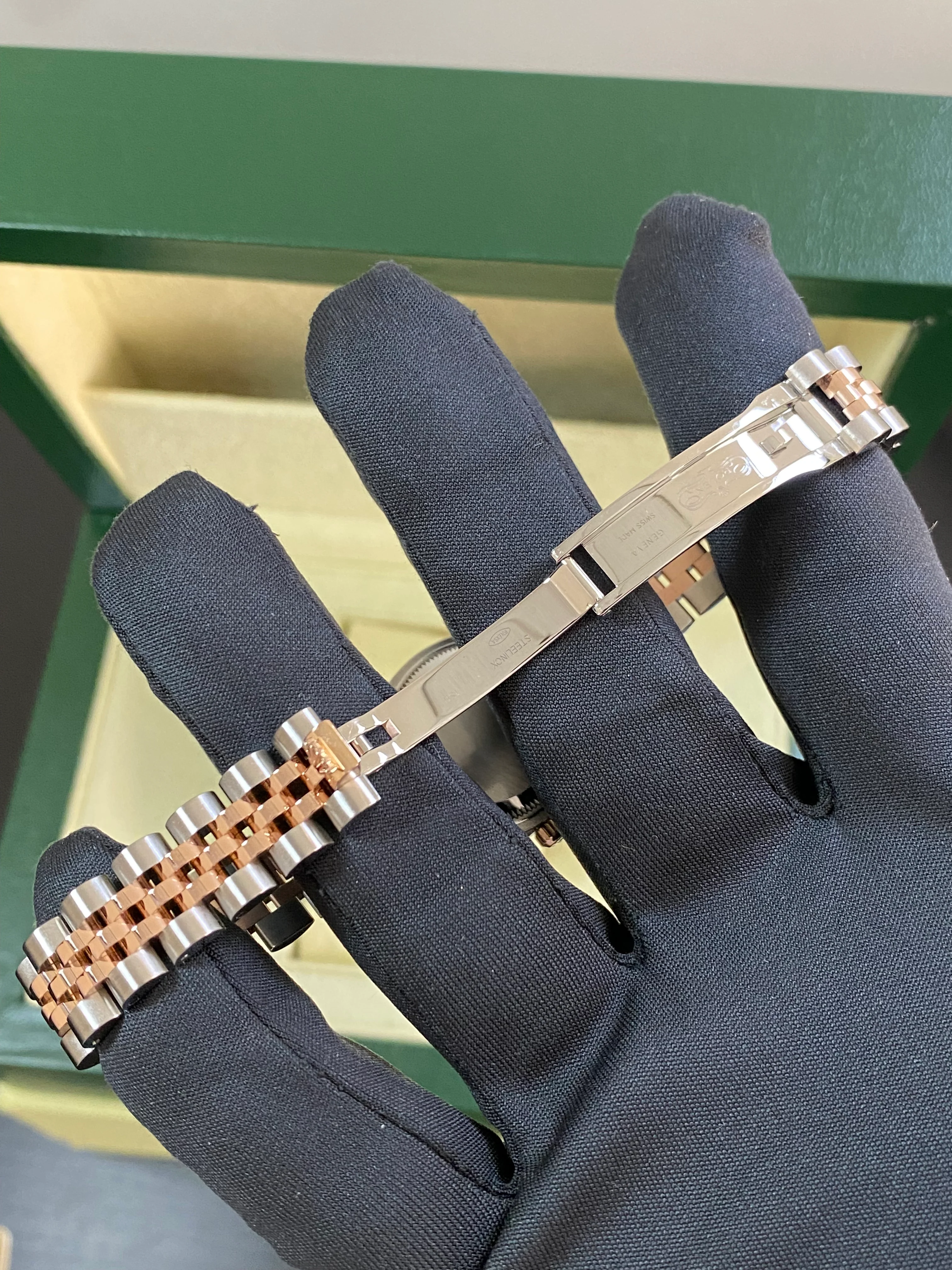 Rolex Everose Gold and Steel Lady-Datejust 26 - 2012 - Fluted Bezel - Pink Roman Dial - Jubilee Bracelet - 179171