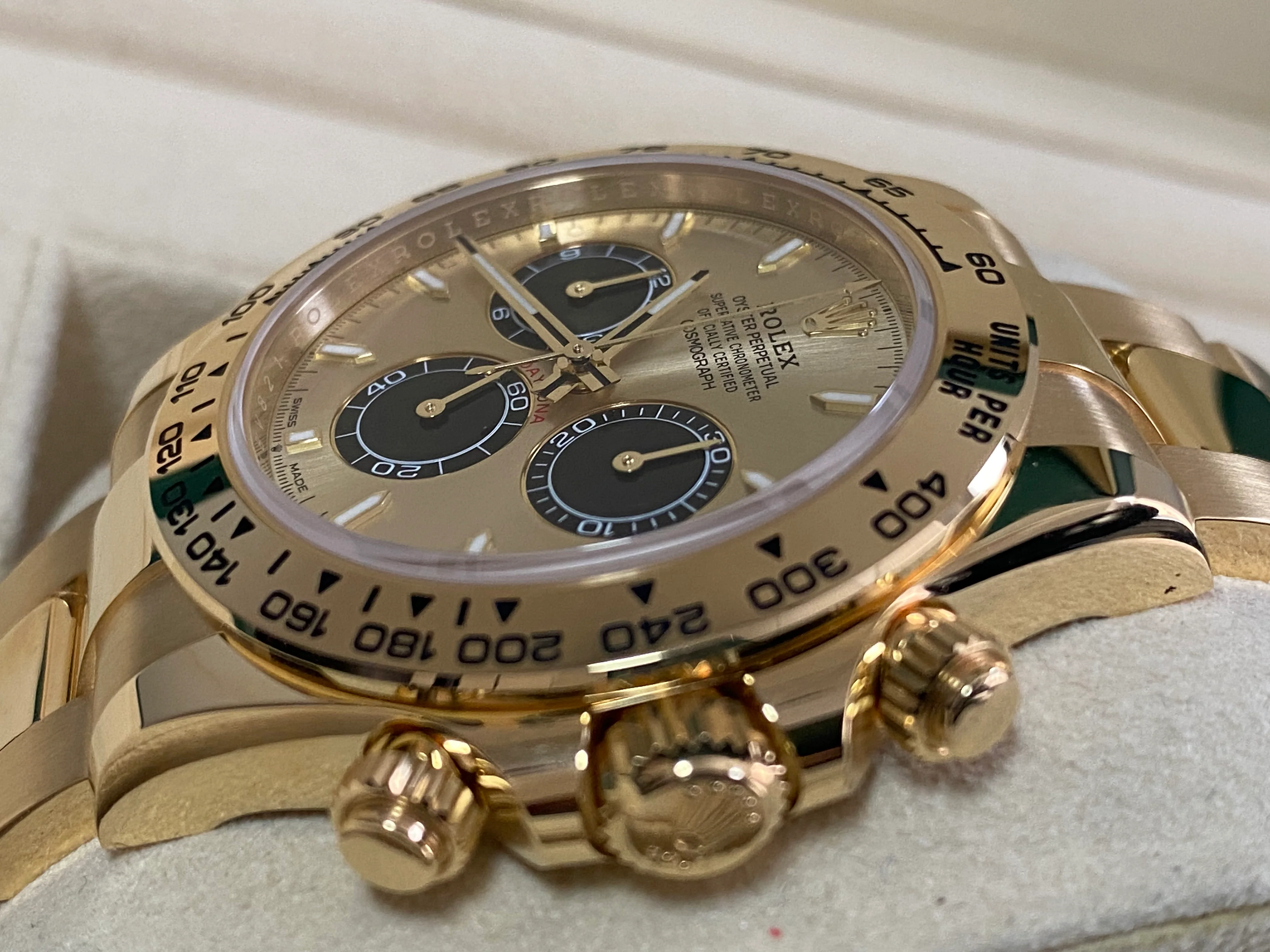 Rolex Yellow Gold Cosmograph Daytona - 2024 - 