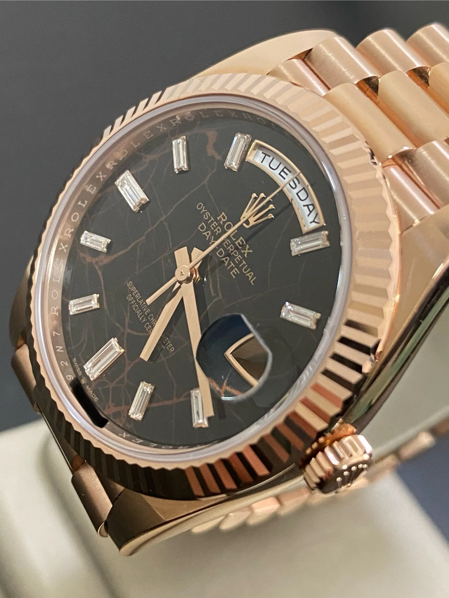 Rolex Everose Gold Day-Date 40 - 2022 - Fluted Bezel - Eisenkiesel Dial - President Bracelet - 228235 *FULL SET*