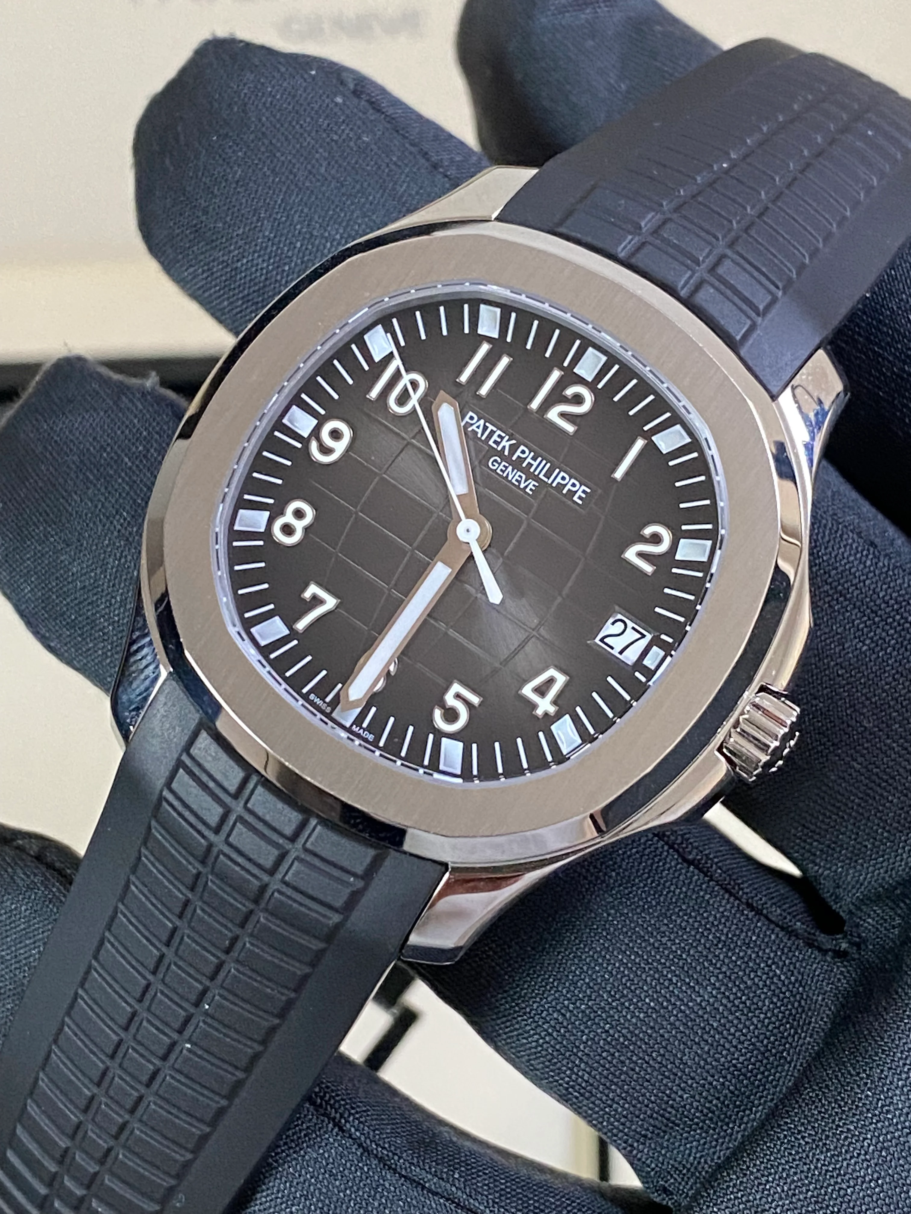 Patek Philippe Men's Aquanaut - 2021 - Black Embossed Dial - Black Strap - 5167A-001 *FULL SET*