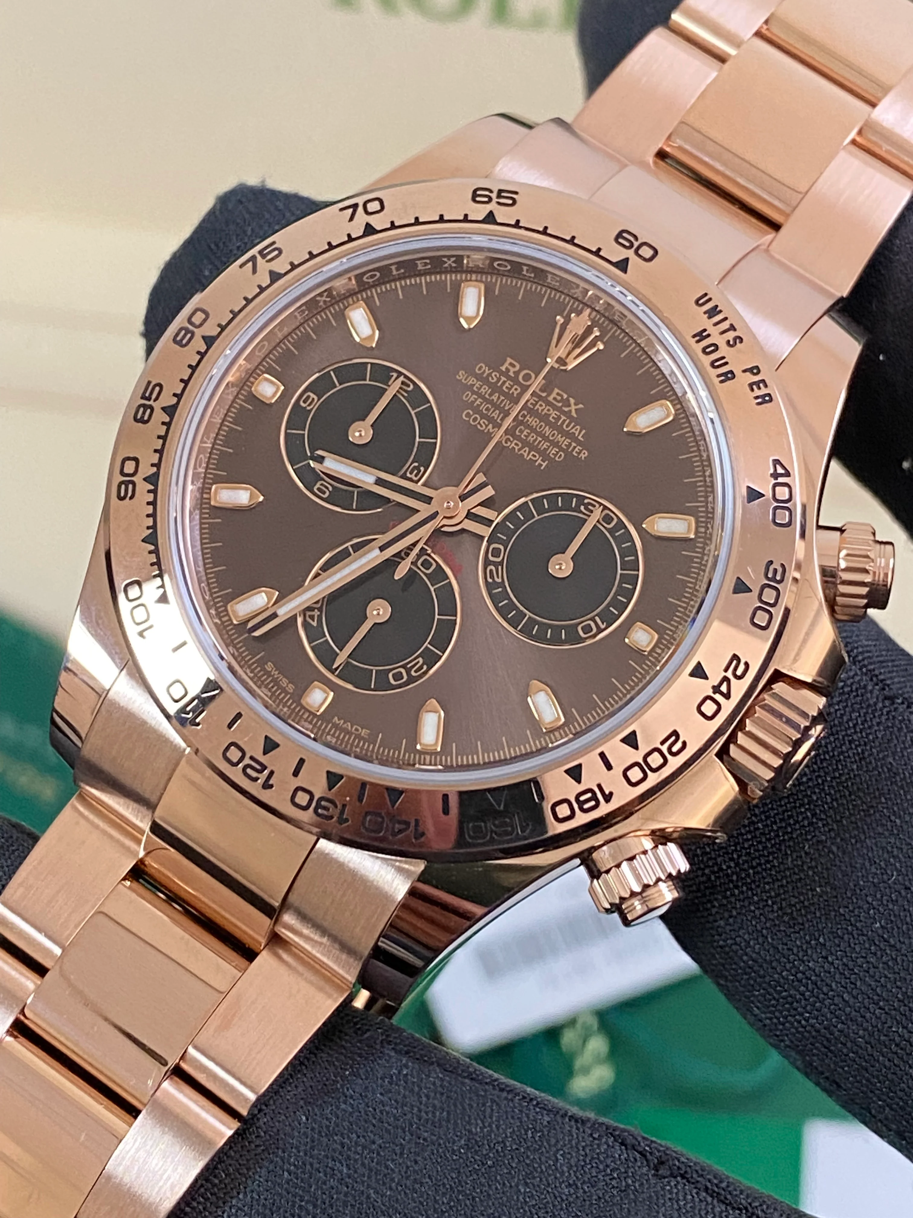 Rolex Everose Gold Cosmograph Daytona - 2020 - Chocolate Index Dial - 116505 *COMPLETE SET*